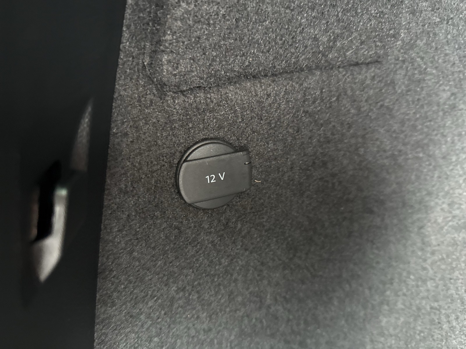 Skoda Karoq 1.5 SPORTLINE PANO AHK CAM ACC EKLAPPE NAVI