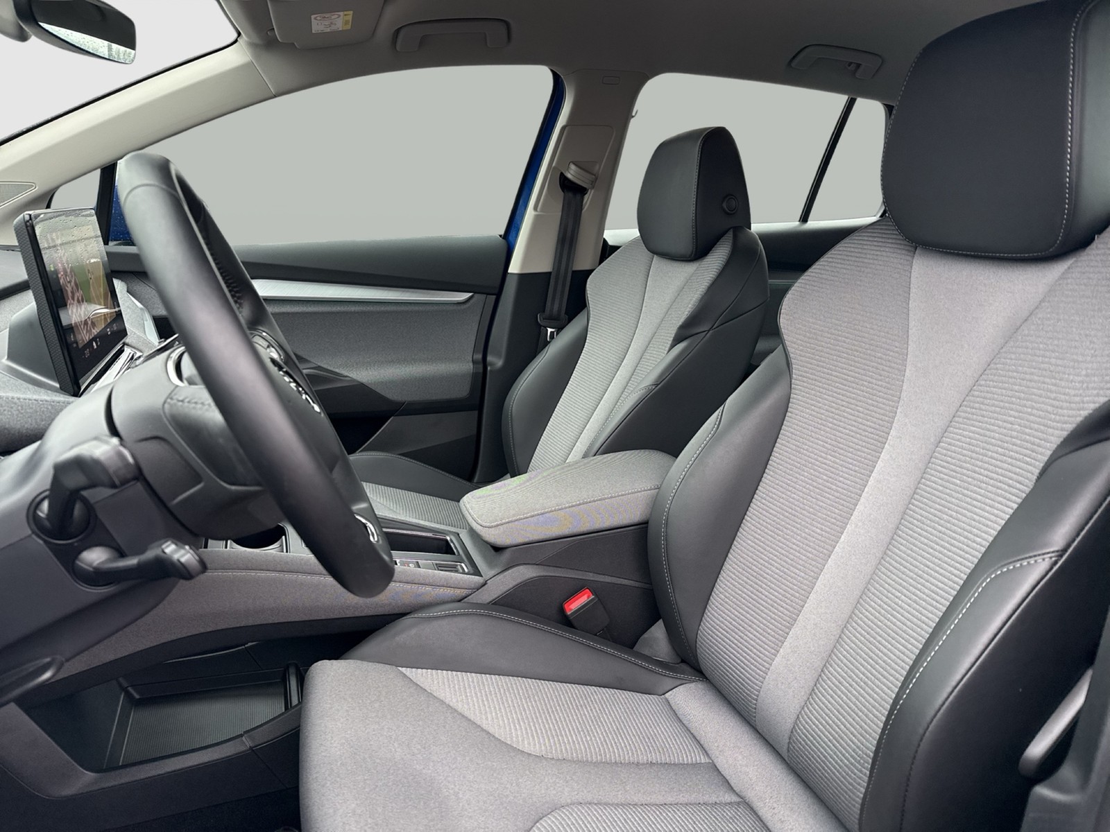 Skoda Enyaq 50 LOFT CAM LM19 NAVI LED KEYLESS-GO KLIMA