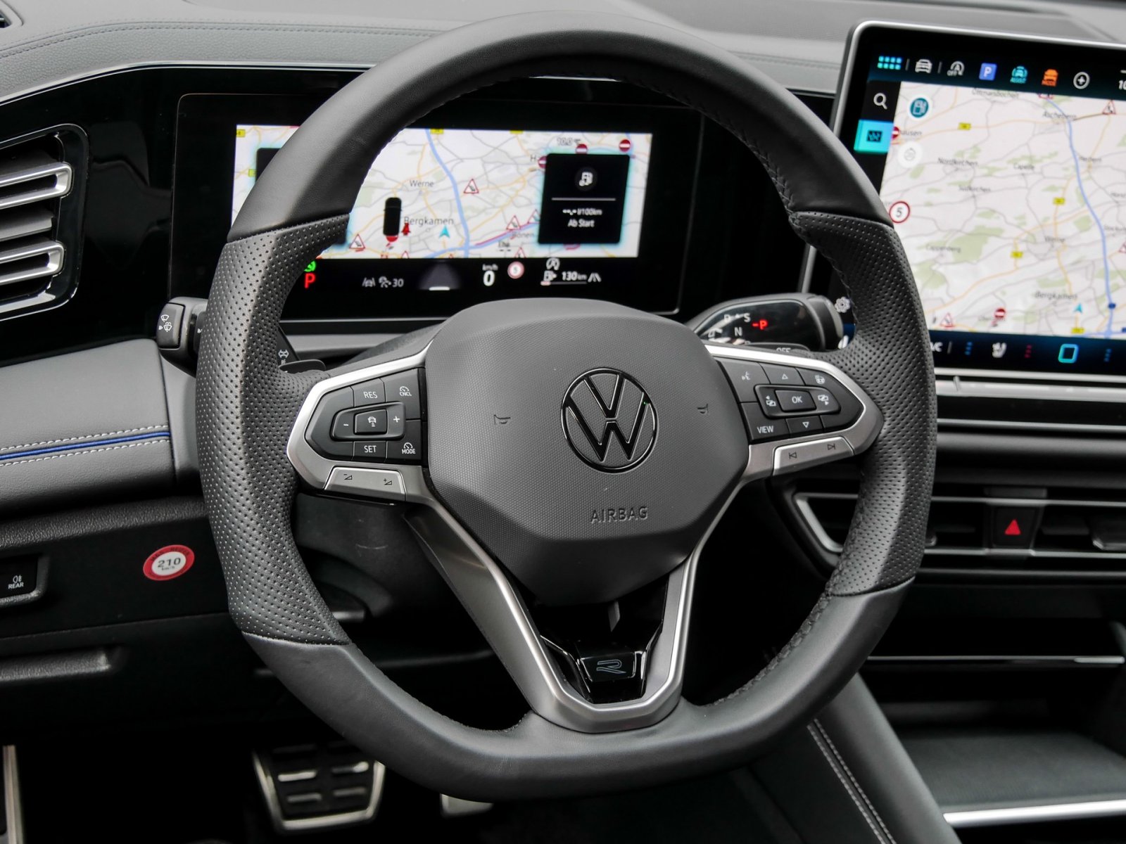 Volkswagen Tiguan 2.0 R-LINE NEUESMODELL LEDER AHK CAM LM19