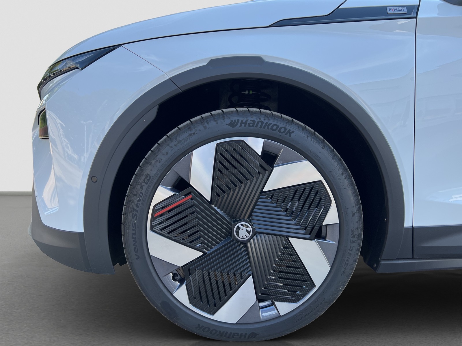 Skoda Elroq 85 First Edition AHK Hud ACC NAV 360 Grad