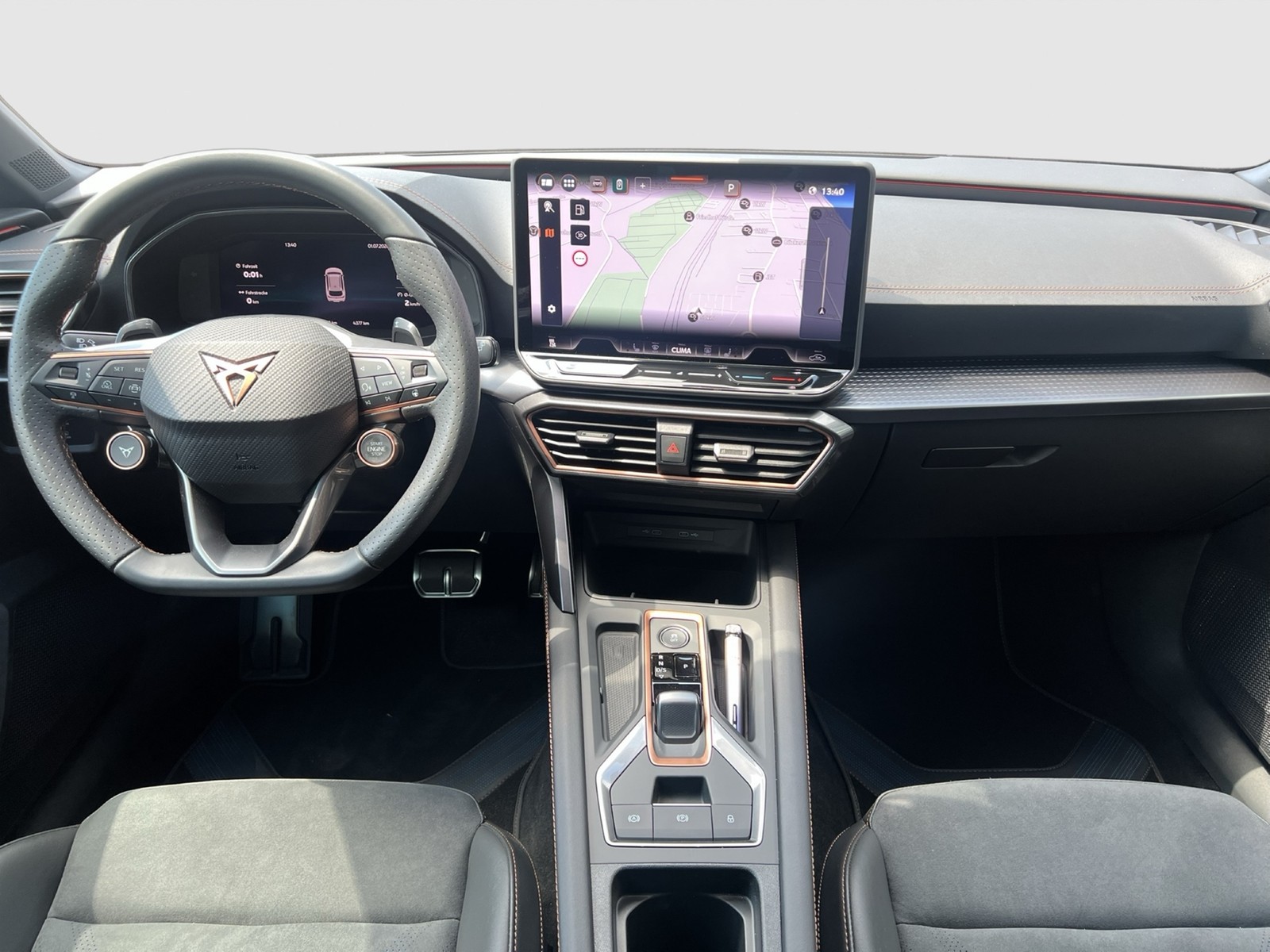 Cupra Leon ST 1.5 HYBRID VZ BLACK EDITION AHK CAM LM19