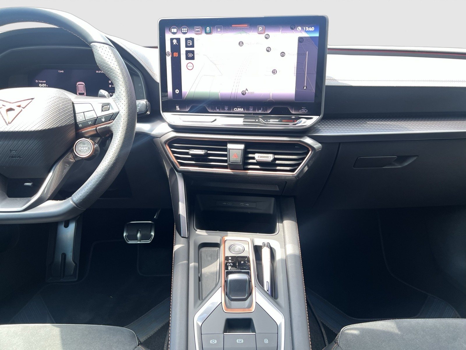 Cupra Leon ST 1.5 HYBRID VZ BLACK EDITION AHK CAM LM19