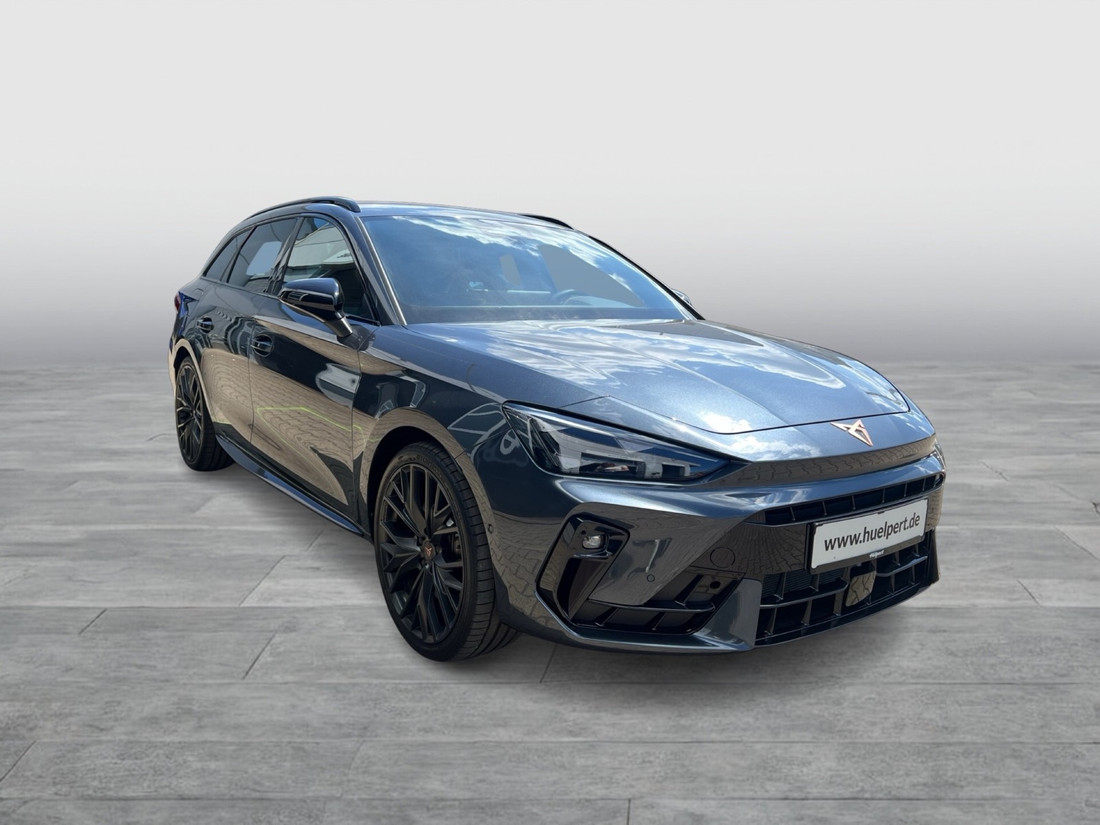 Cupra Leon ST 1.5 HYBRID VZ BLACK EDITION AHK CAM LM19