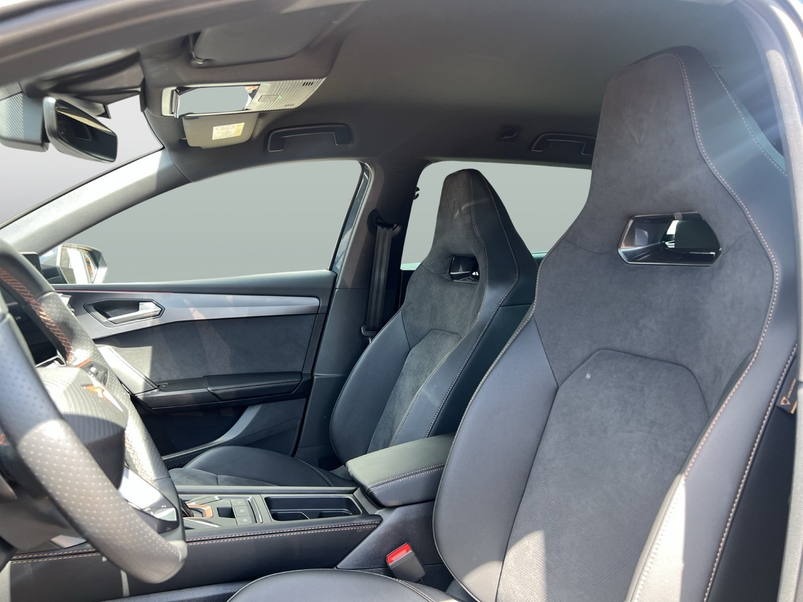 Cupra Leon ST 1.5 HYBRID VZ BLACK EDITION AHK CAM LM19
