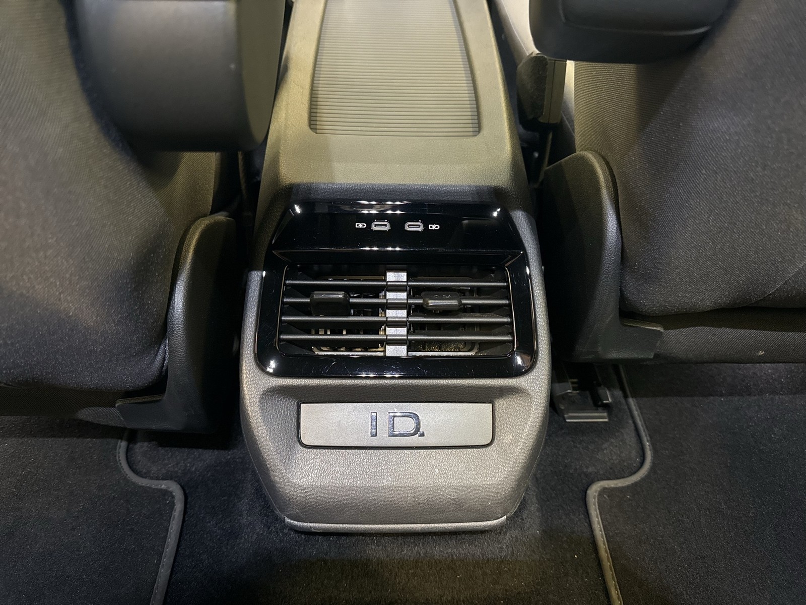 Volkswagen ID.4 Pure Performance CAM ACC LM19 NAVI CARPLAY