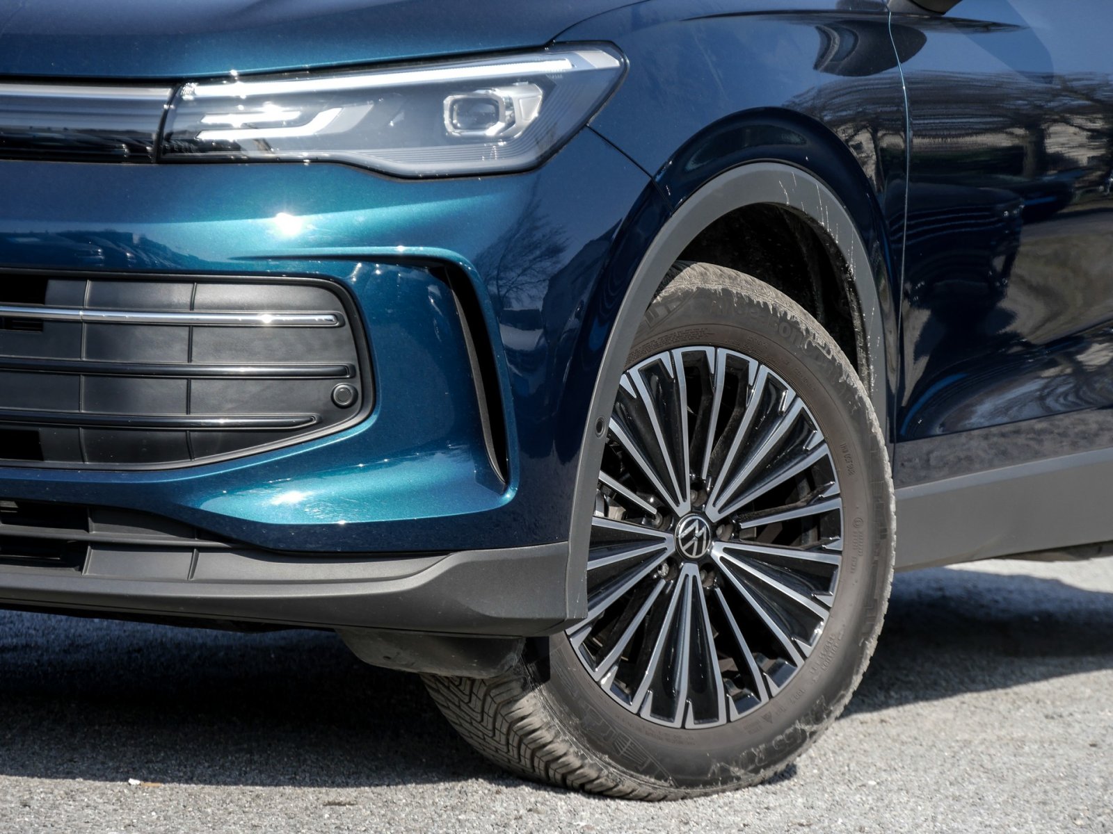 Volkswagen Tiguan 2.0 LIFE NEUESMODELL PANO AHK 360CAM LM18