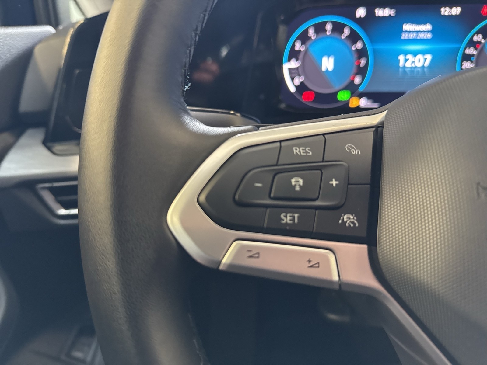 Volkswagen Golf Variant VIII 1.5eTSI STYLE ACC LM17 EKLAPPE