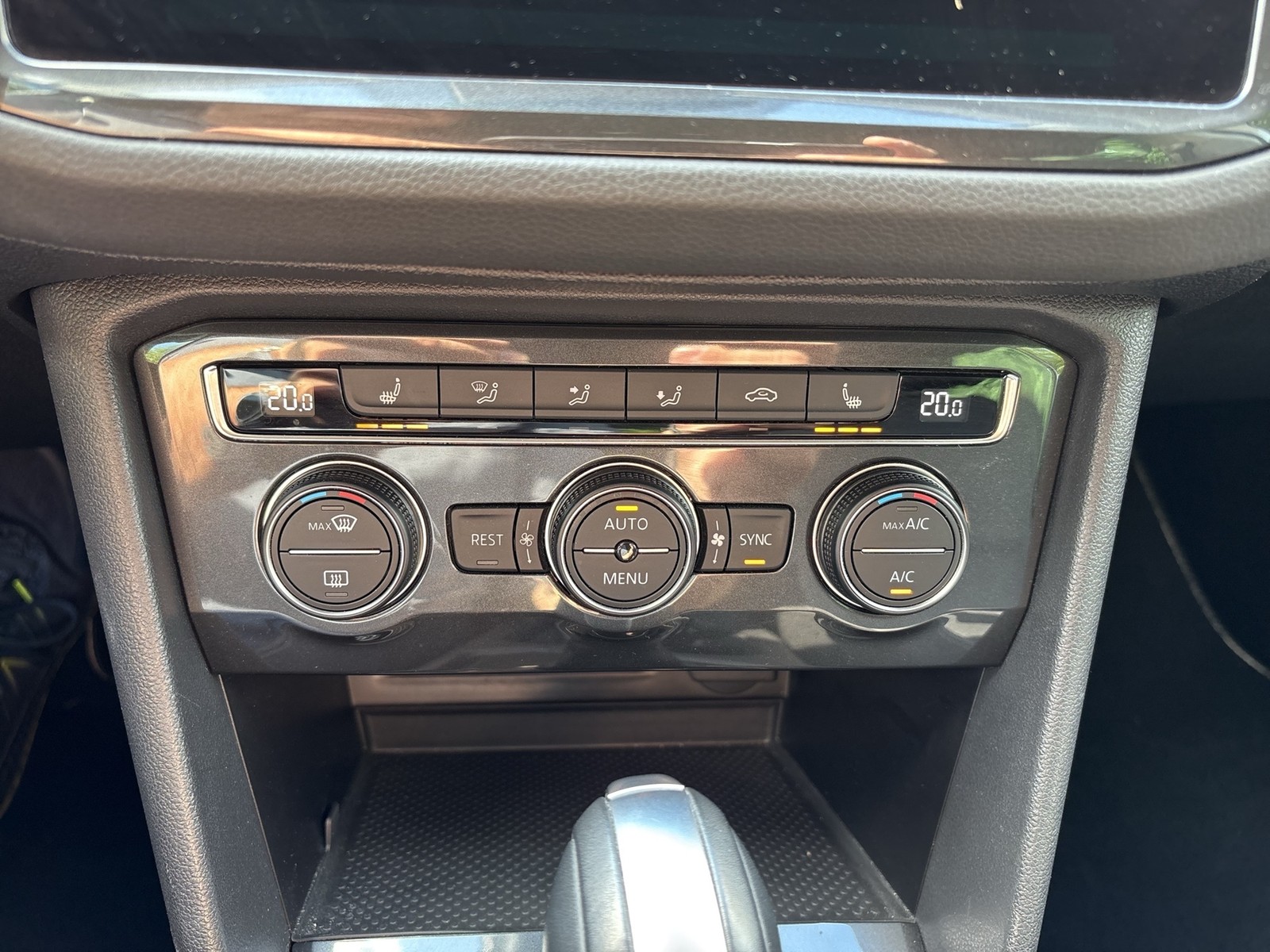 Volkswagen Tiguan 1.5 COMFORTLINE ACC ALU NAVI SITZHEIZUNG