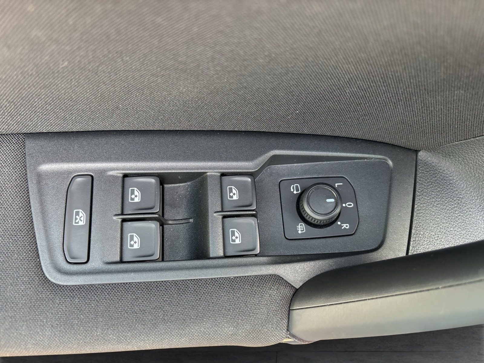 Volkswagen Tiguan 1.5 COMFORTLINE ACC ALU NAVI SITZHEIZUNG
