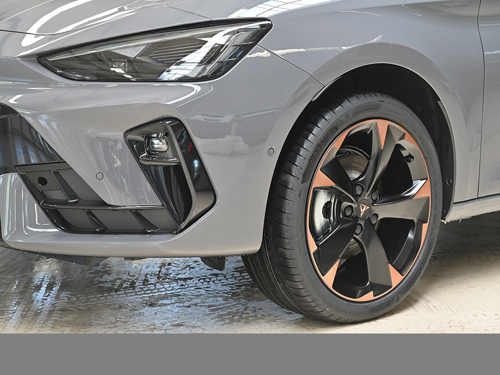 Cupra Leon ST 1.5 DSG AHK NAVI eKLAPPE CAM KEYLESS