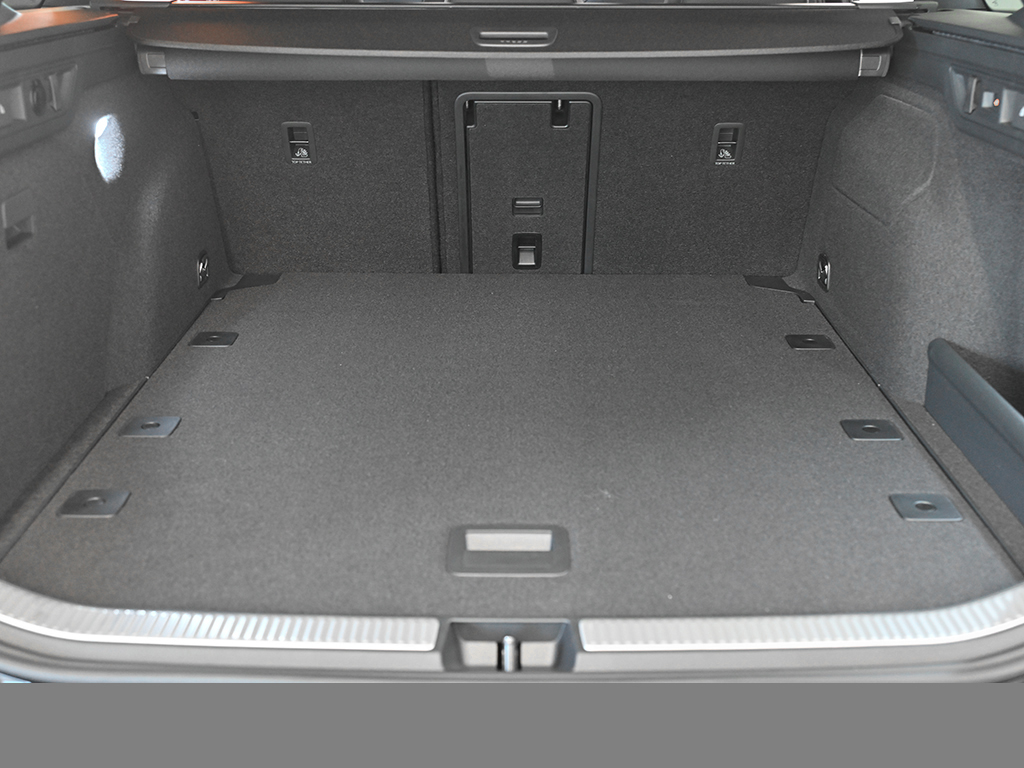 Skoda Superb Combi 2.0 SPORTLINE DSG 4x4 AHK MATRIXLED