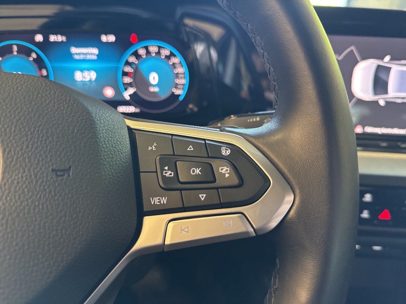 Volkswagen Golf Variant VIII 2.0 LIFE ACC NAVI ALU SITZHEIZ