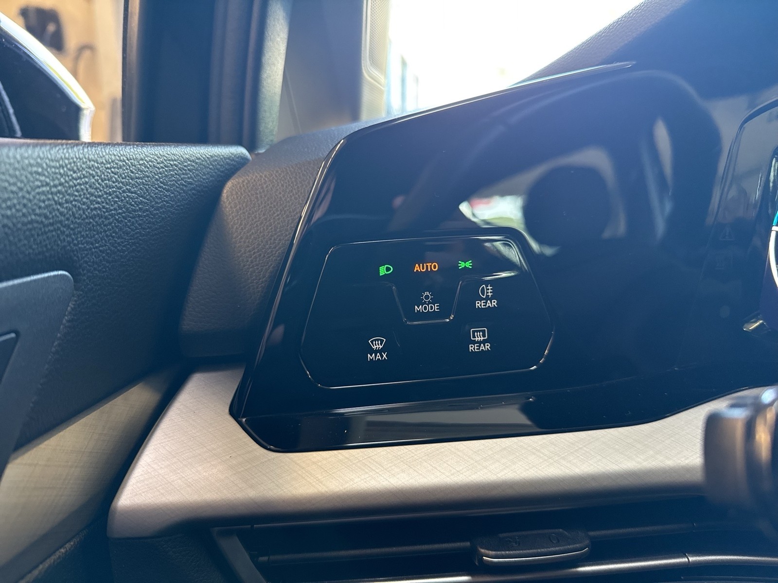 Volkswagen Golf Variant VIII 2.0 LIFE ACC NAVI ALU SITZHEIZ