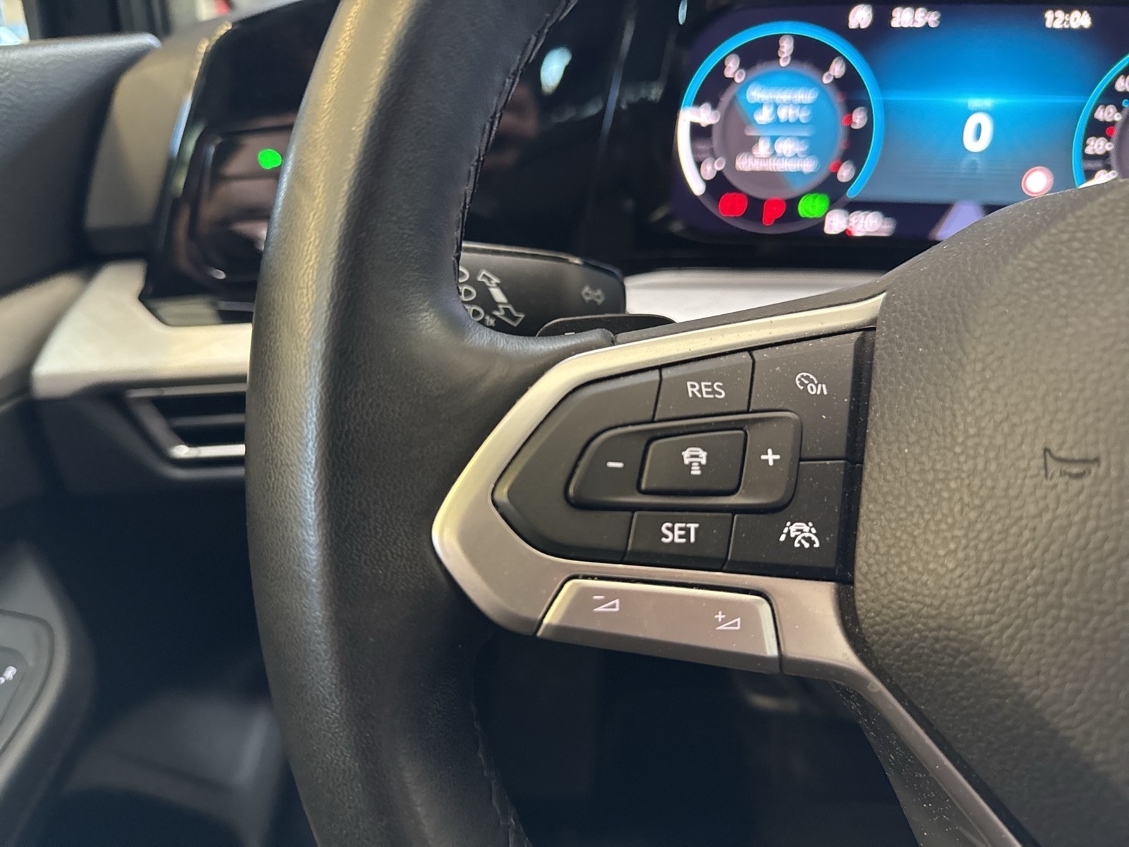 Volkswagen Golf Variant VIII 2.0 LIFE ACC NAVI ALU SITZHEIZ