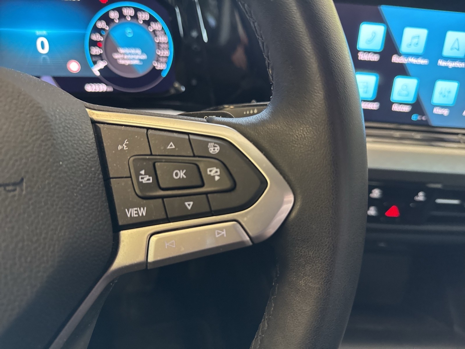 Volkswagen Golf Variant VIII 2.0 LIFE ACC NAVI ALU SITZHEIZ
