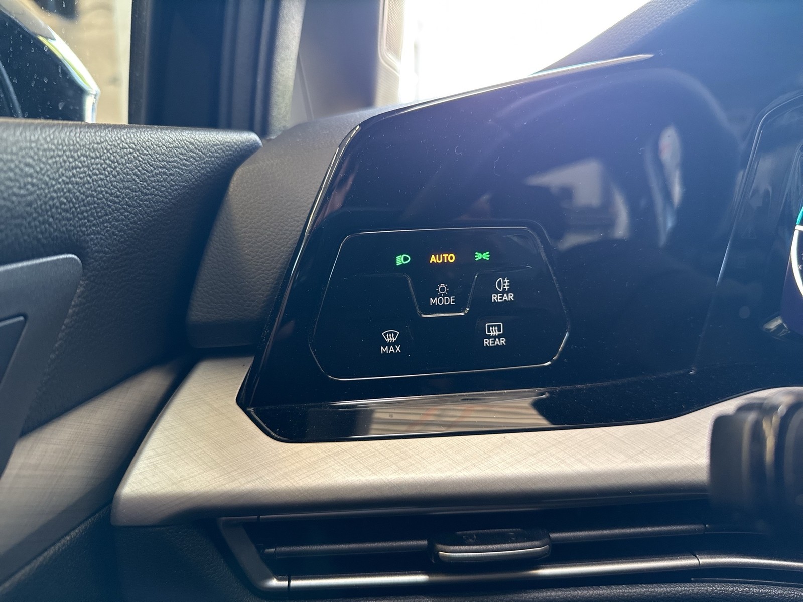 Volkswagen Golf Variant VIII 2.0 LIFE ACC NAVI ALU SITZHEIZ