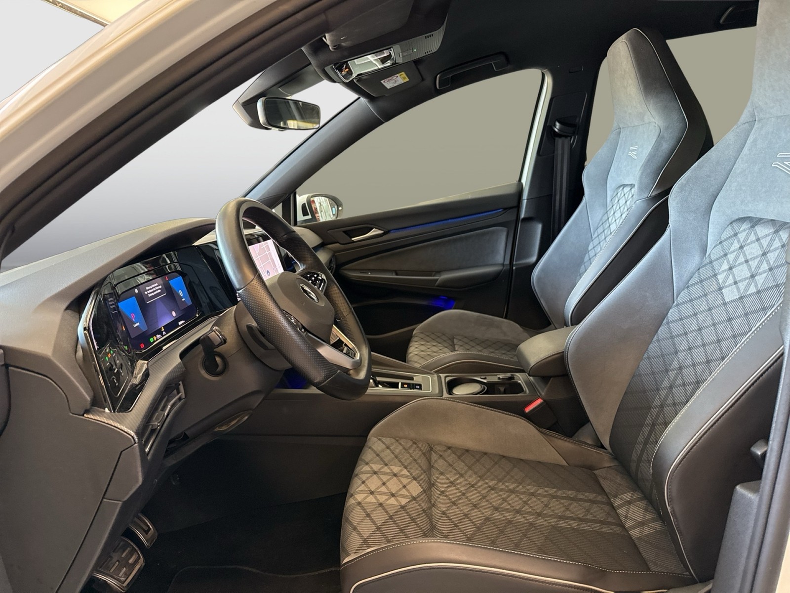 Volkswagen Golf Variant VIII 1.5 eTSI R-LINE CAM ACC LM17