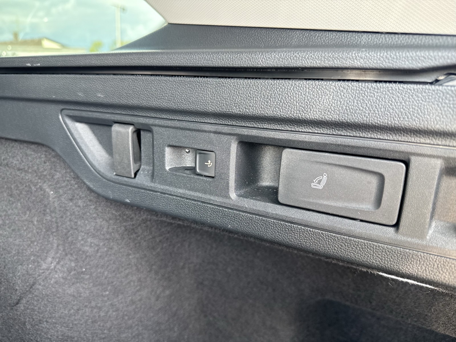 Skoda Superb Combi 1.5 iV L&K PANO CANTON AHK 360°CAM