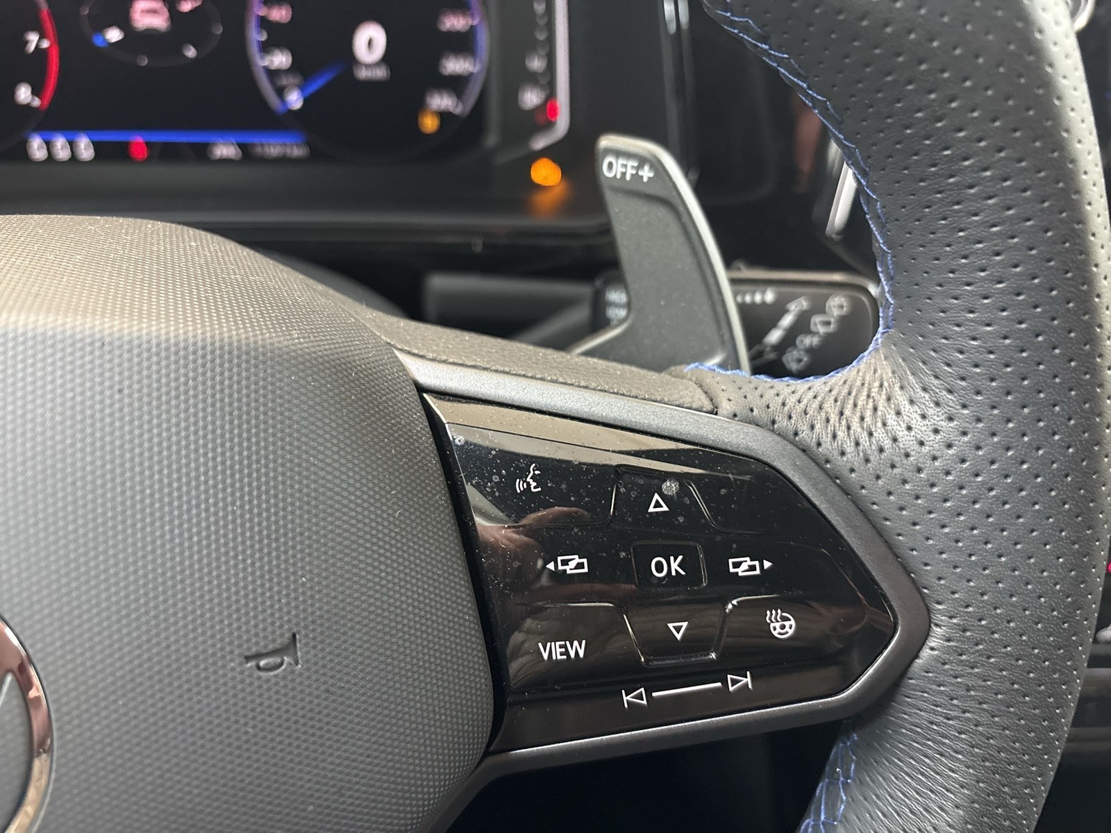 Volkswagen T-Roc 2.0 R BLACK STYLE 4X4 CAM ACC LM18 MATRIX