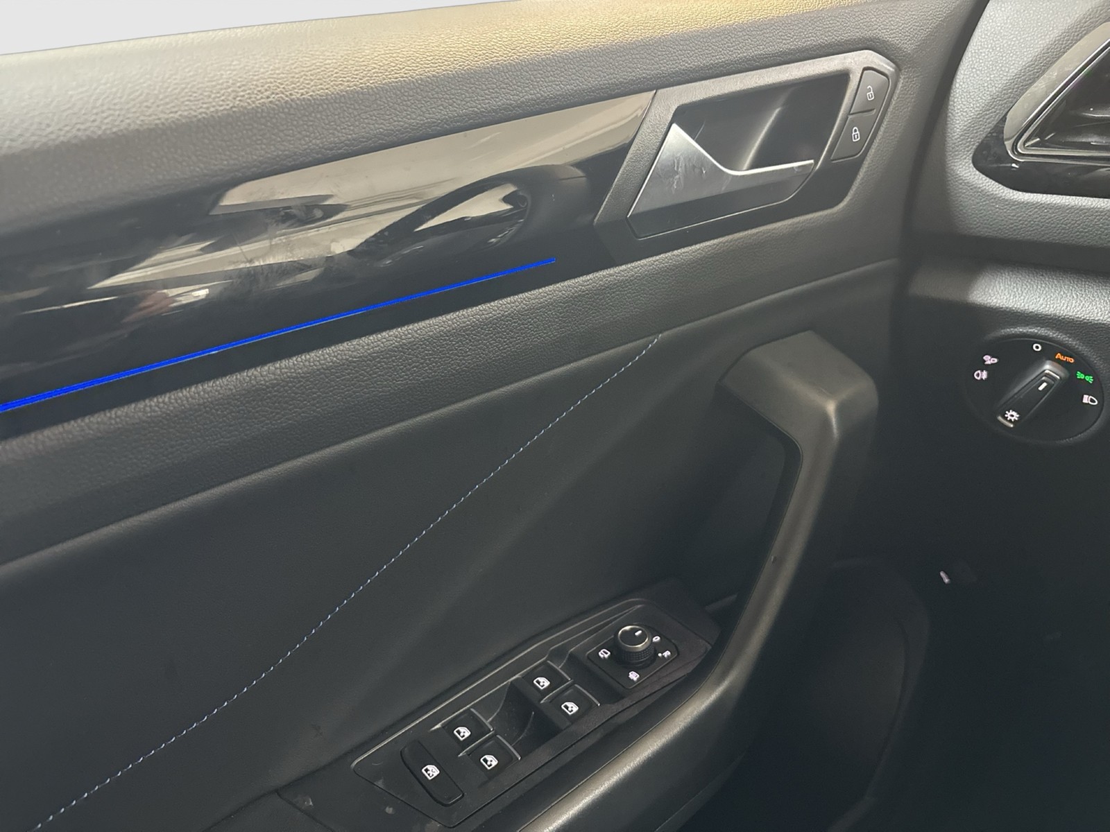 Volkswagen T-Roc 2.0 R BLACK STYLE 4X4 CAM ACC LM18 MATRIX