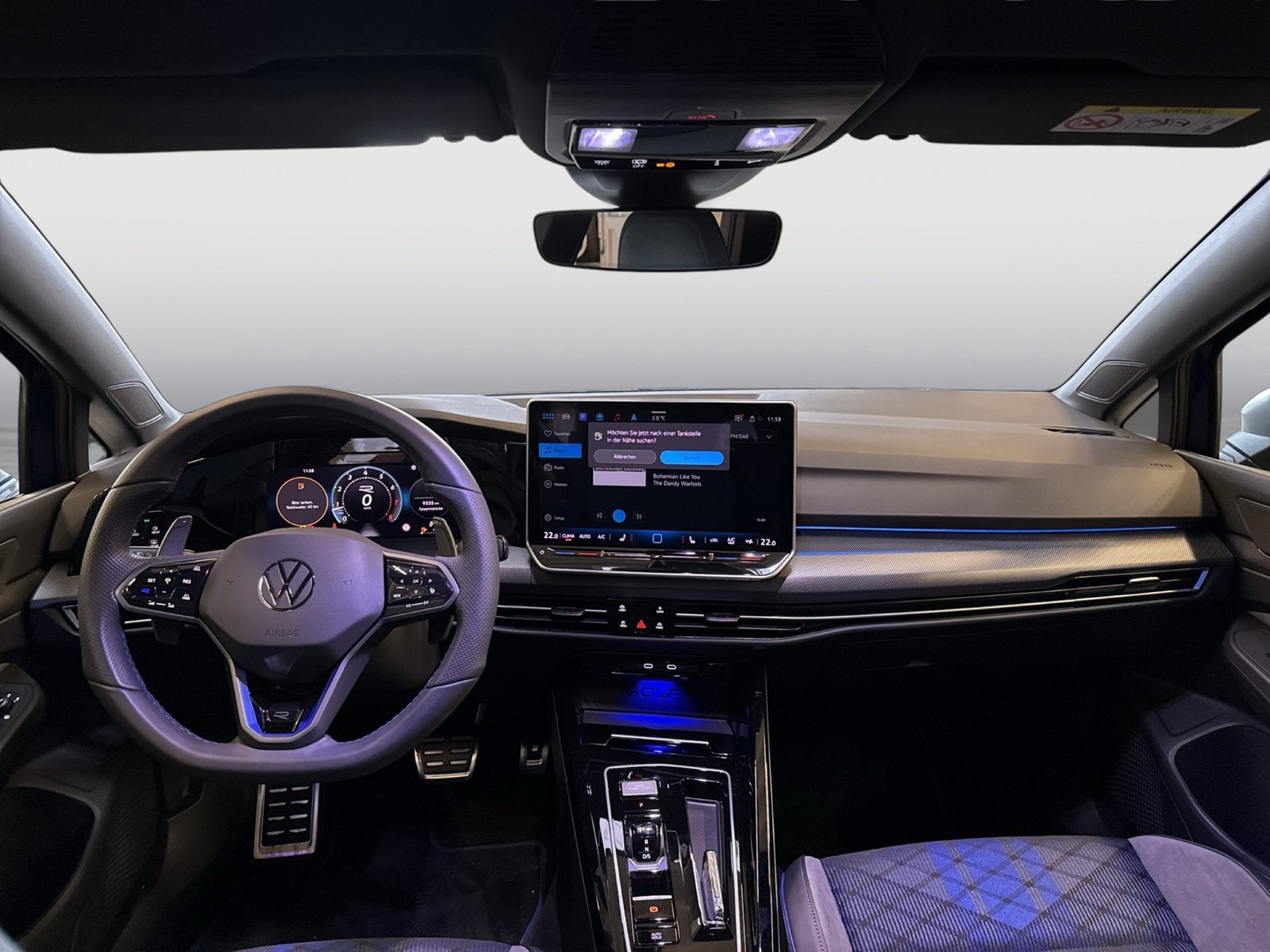 Volkswagen Golf VIII 2.0 R 4X4 FACELIFT AHK CAM ACC LM18