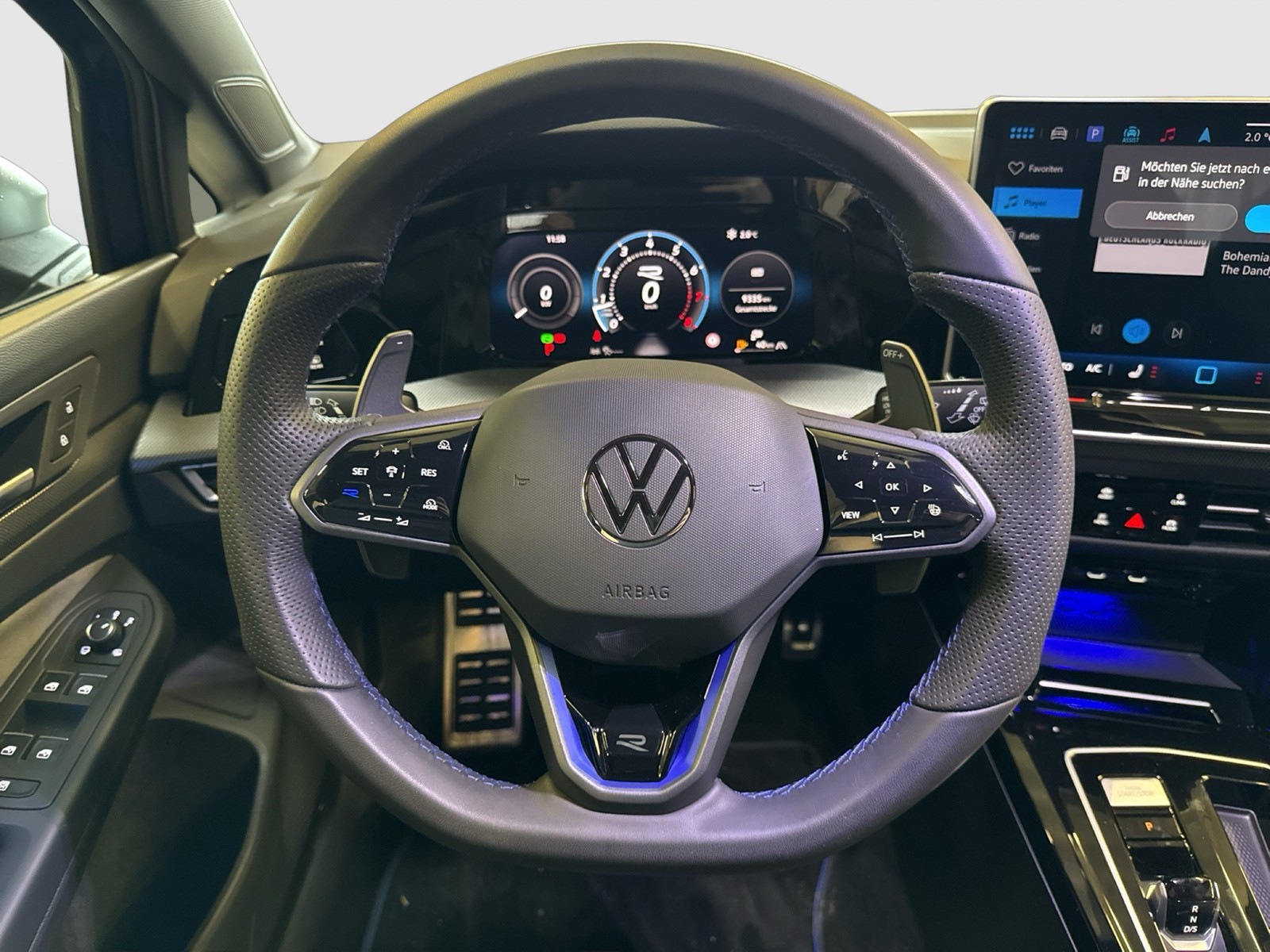 Volkswagen Golf VIII 2.0 R 4X4 FACELIFT AHK CAM ACC LM18