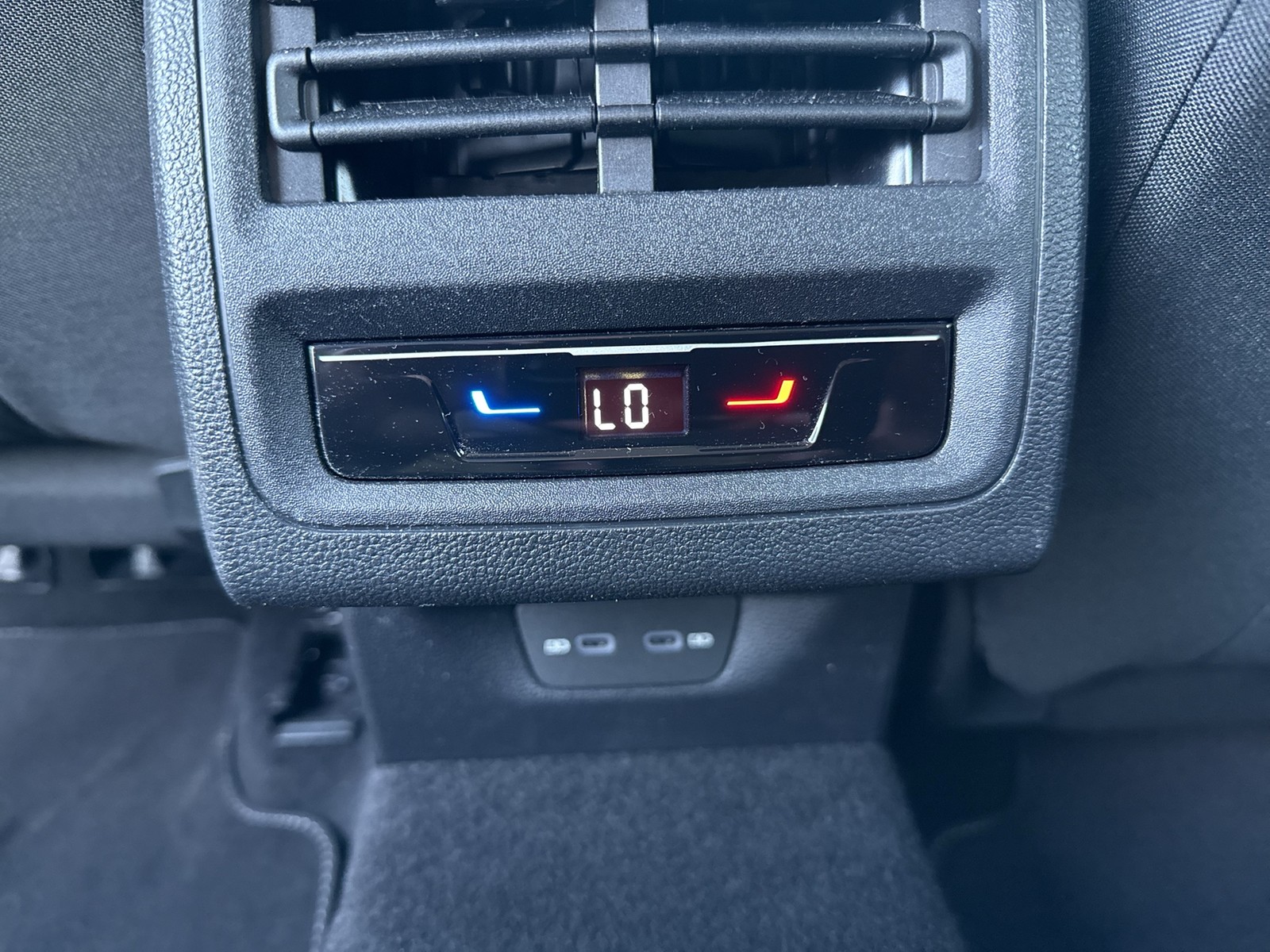 Volkswagen Golf VIII 2.0 LIFE FACELIFT ACC CARPLAY SITZHEIZUNG