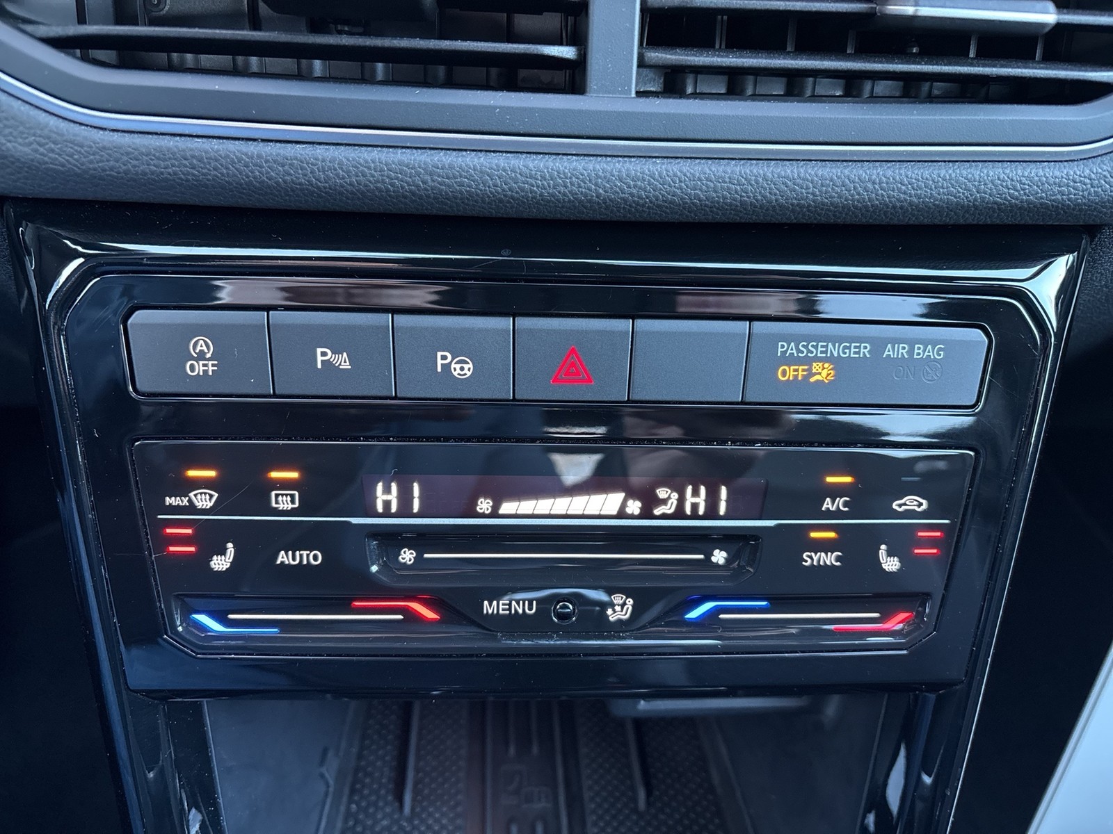 Volkswagen T-Cross 1.0 GOAL AHK ACC NAVI LM17 CARPLAY LED