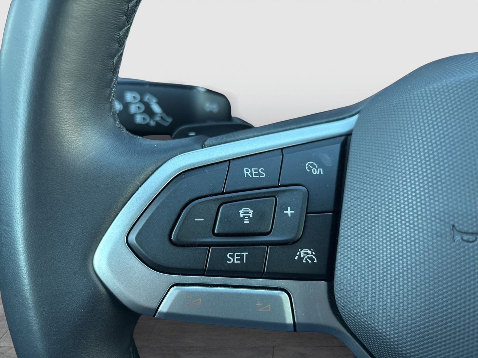 Volkswagen T-Cross 1.0 GOAL AHK ACC NAVI LM17 CARPLAY LED