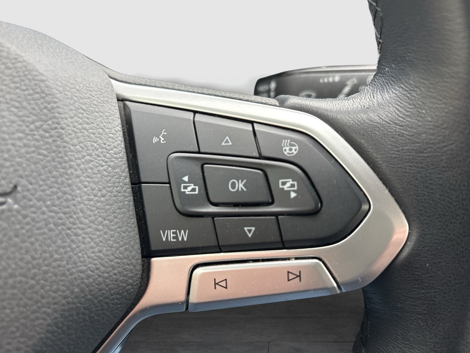 Volkswagen Golf VIII 1.5 LIFE CAM NAVI LED+ CARPLAY SITZHZ.