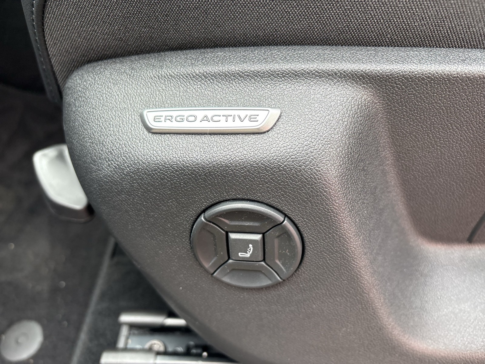 Volkswagen Tiguan 1.5 HYBRID ELEGANCE AHK CAM ACC NAVI