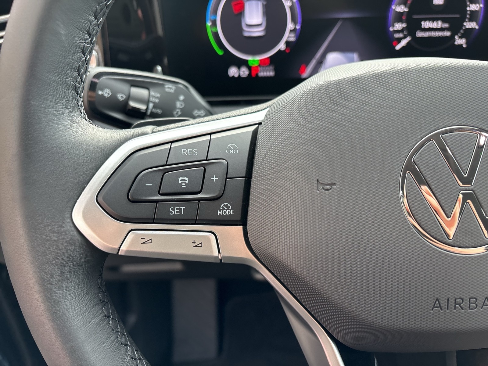 Volkswagen Tiguan 1.5 HYBRID ELEGANCE AHK CAM ACC NAVI