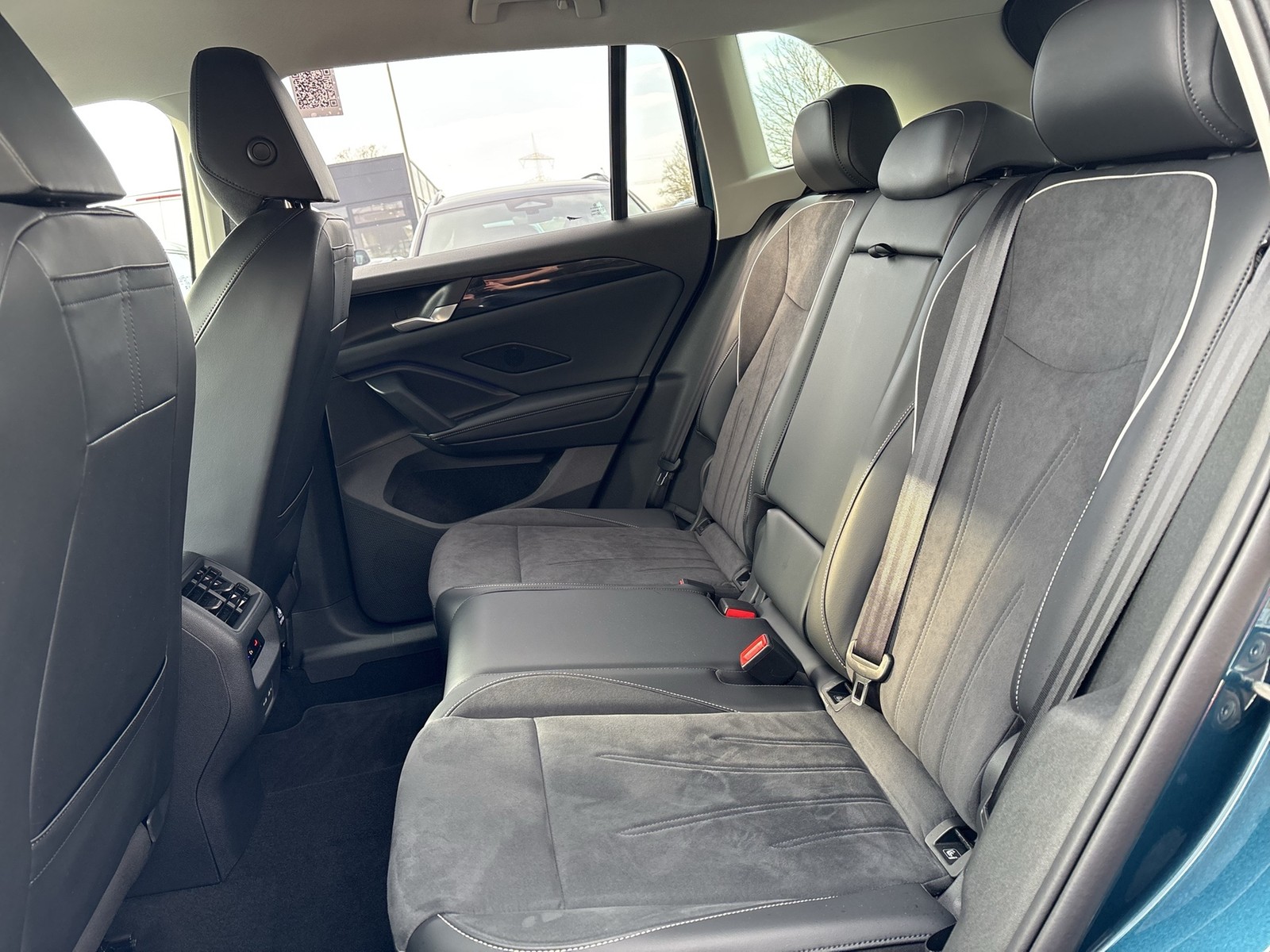 Volkswagen Tiguan 1.5 HYBRID ELEGANCE AHK CAM ACC NAVI