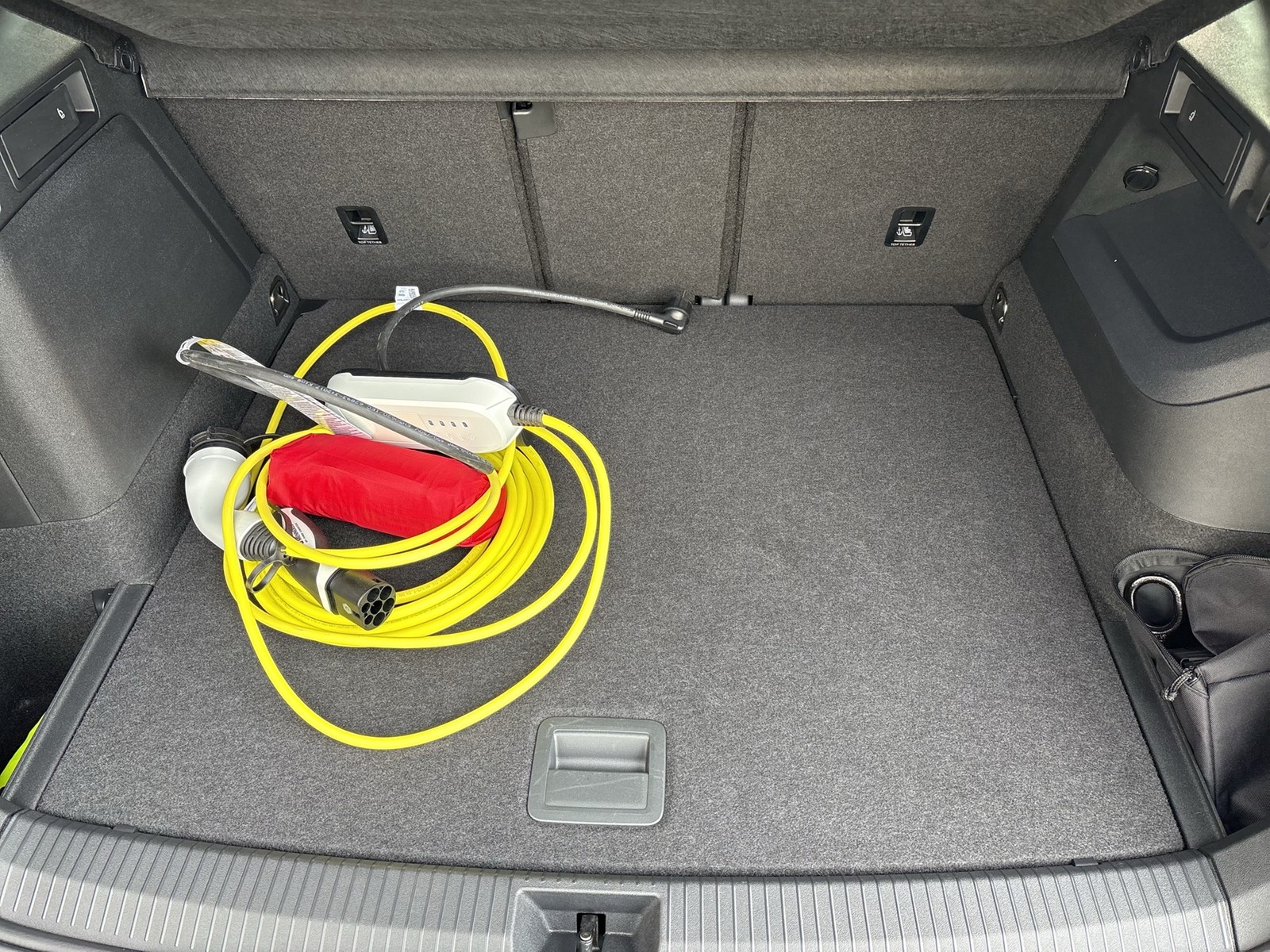 Volkswagen Tiguan 1.5 HYBRID ELEGANCE AHK CAM ACC NAVI