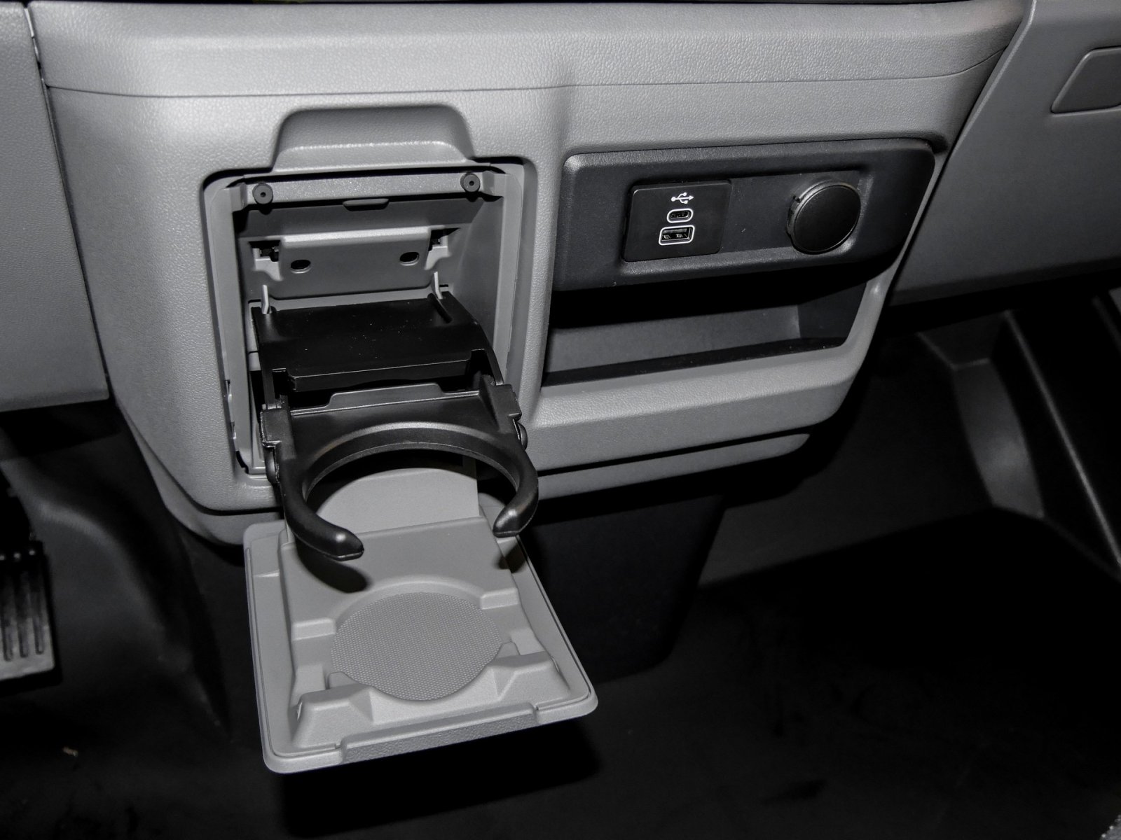 Volkswagen T7 Kombi LR 110 kW TDI Automatik