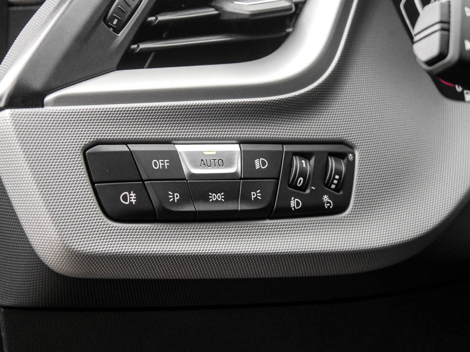 BMW 118 i Advantage NAVI ALU LIVE-COCKPIT SITZHEIZ.