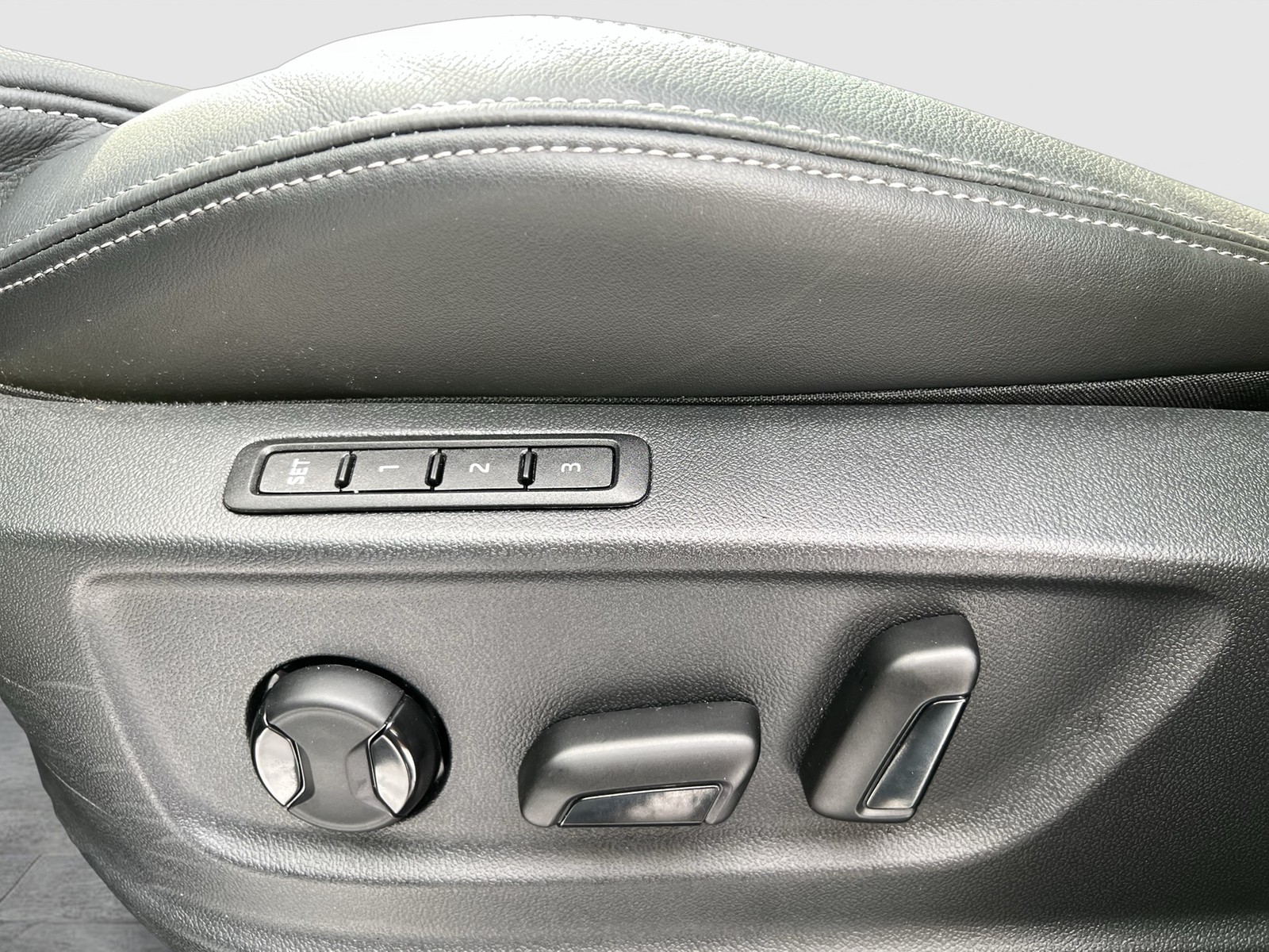 Skoda Karoq 1.5 SPORTLINE PANO CAM MATRIX EKLAPPE NAVI