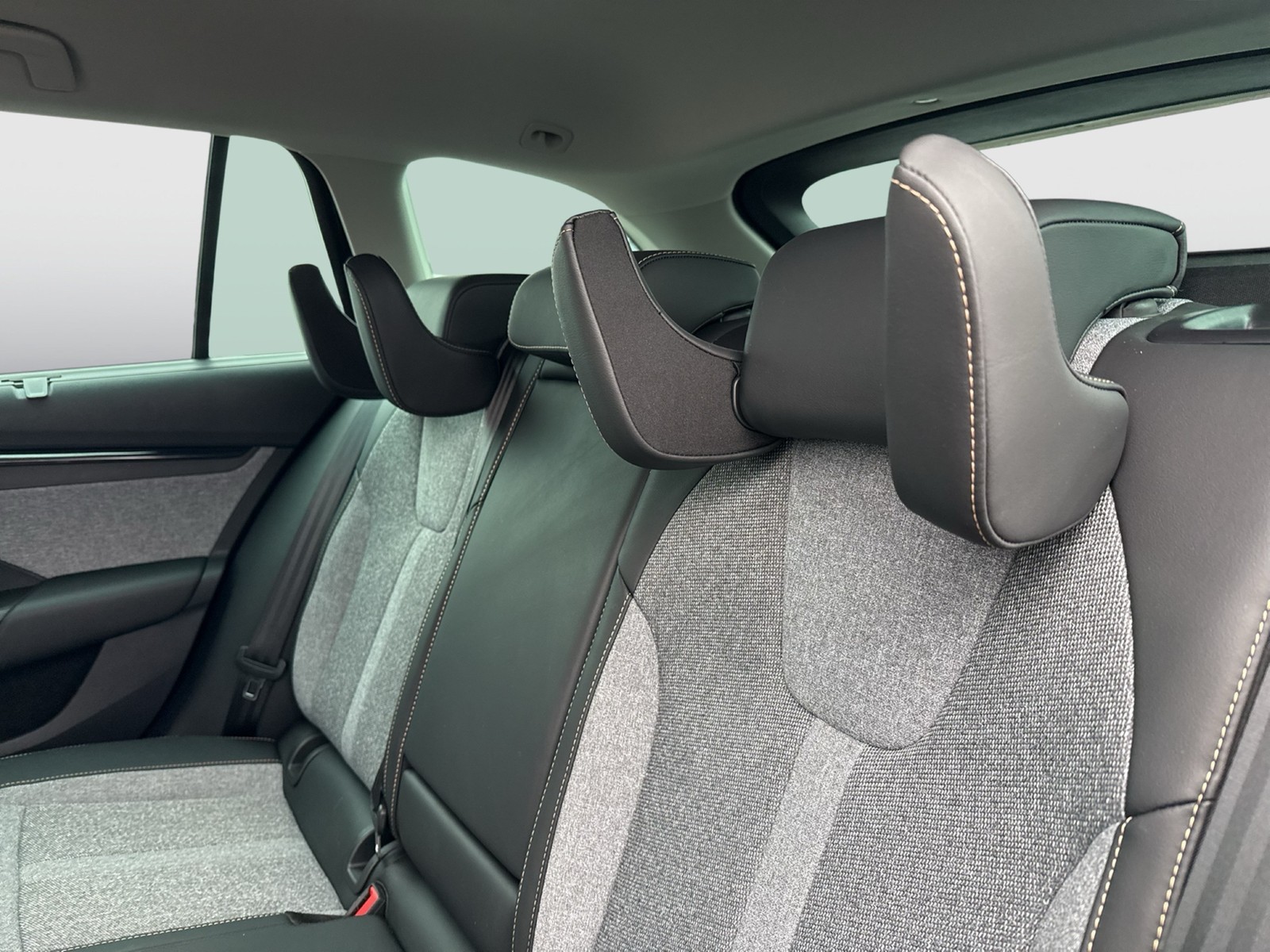 Skoda Octavia Combi 2.0 SELECTION 360CAM HEADUP MATRIX