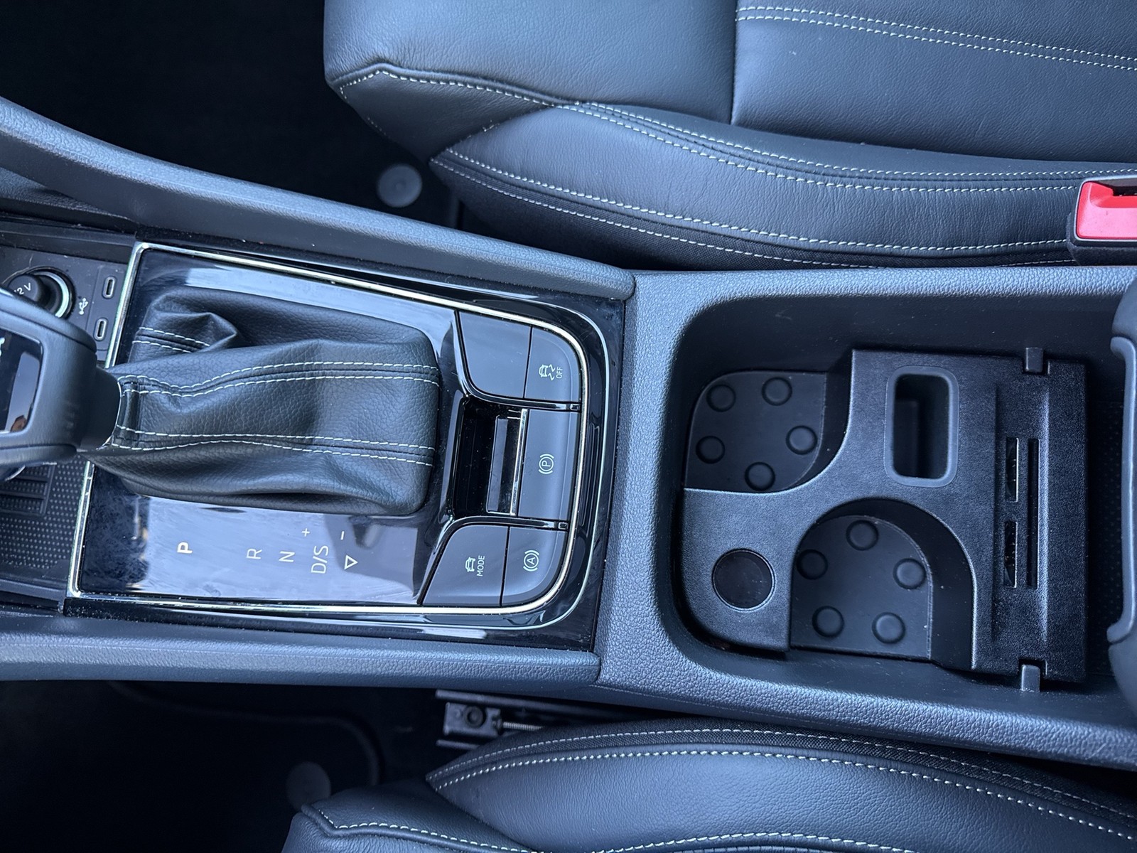 Skoda Karoq 1.5 SPORTLINE PANO AHK CAM ACC EKLAPPE NAVI