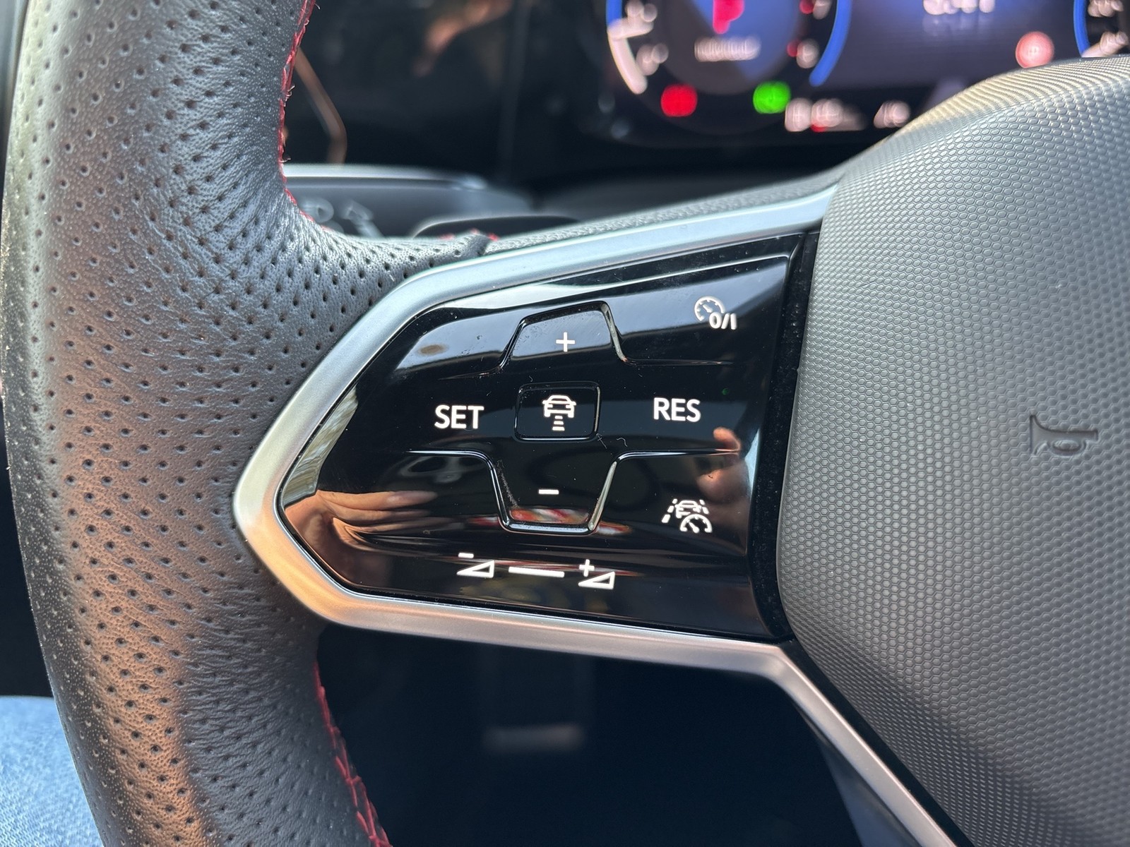Volkswagen Golf 2.0 GTI Clubsport ALU19 H.KARDON MATRIX BLACK