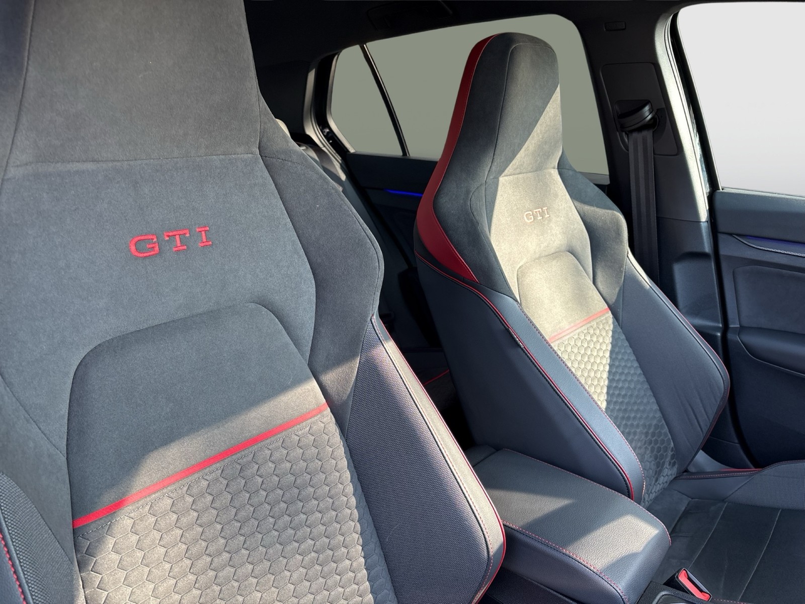 Volkswagen Golf 2.0 GTI Clubsport ALU19 H.KARDON MATRIX BLACK