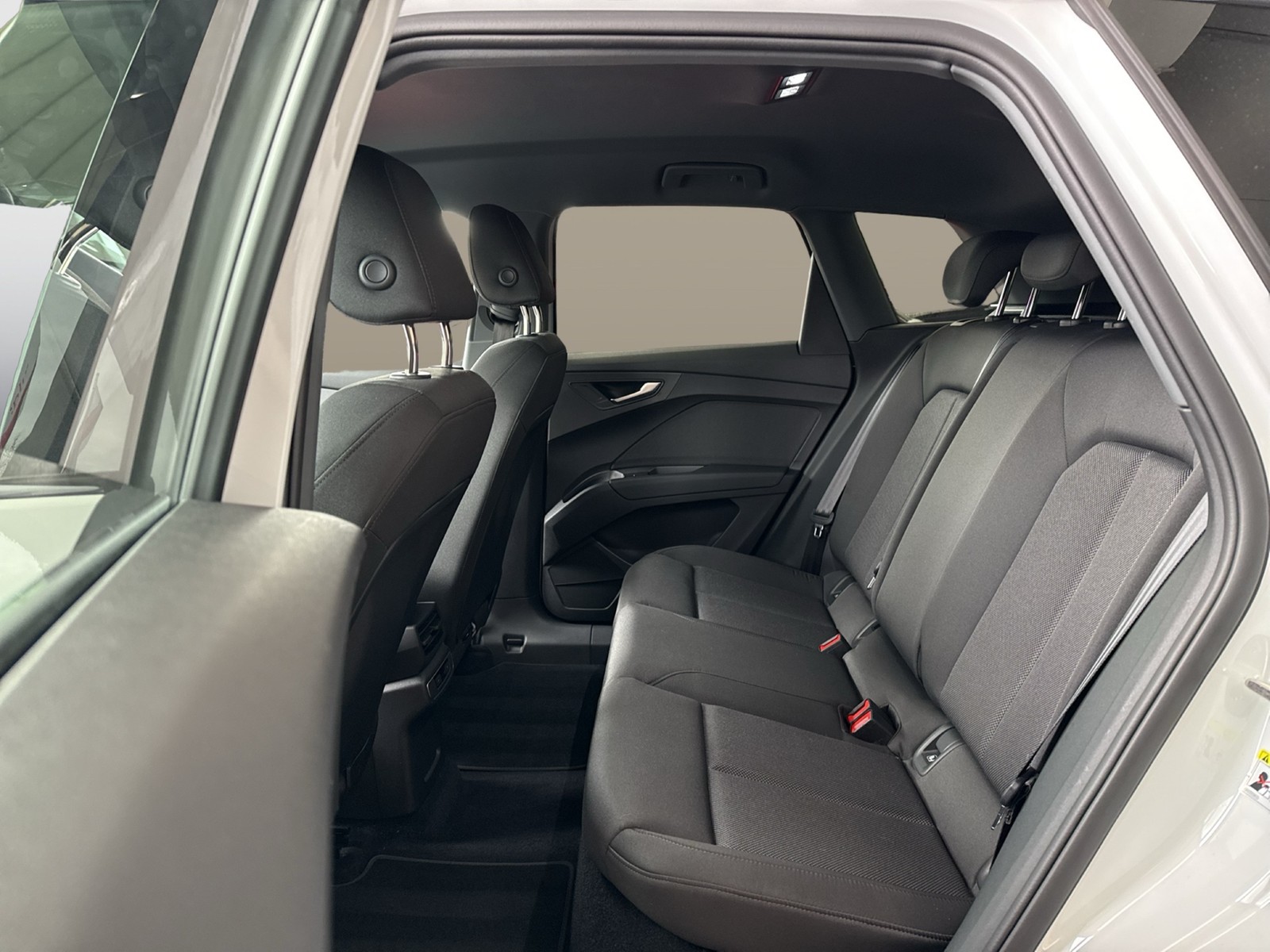 Audi Q4 e-tron 40 S LINE BLACKPAK ALU20 NAVI+ SITZHZ.