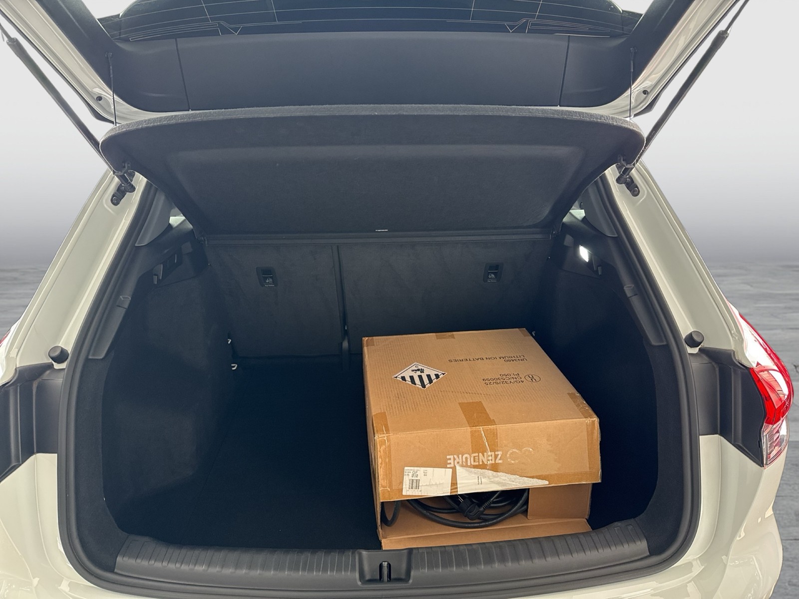 Audi Q4 e-tron 40 S LINE BLACKPAK ALU20 NAVI+ SITZHZ.