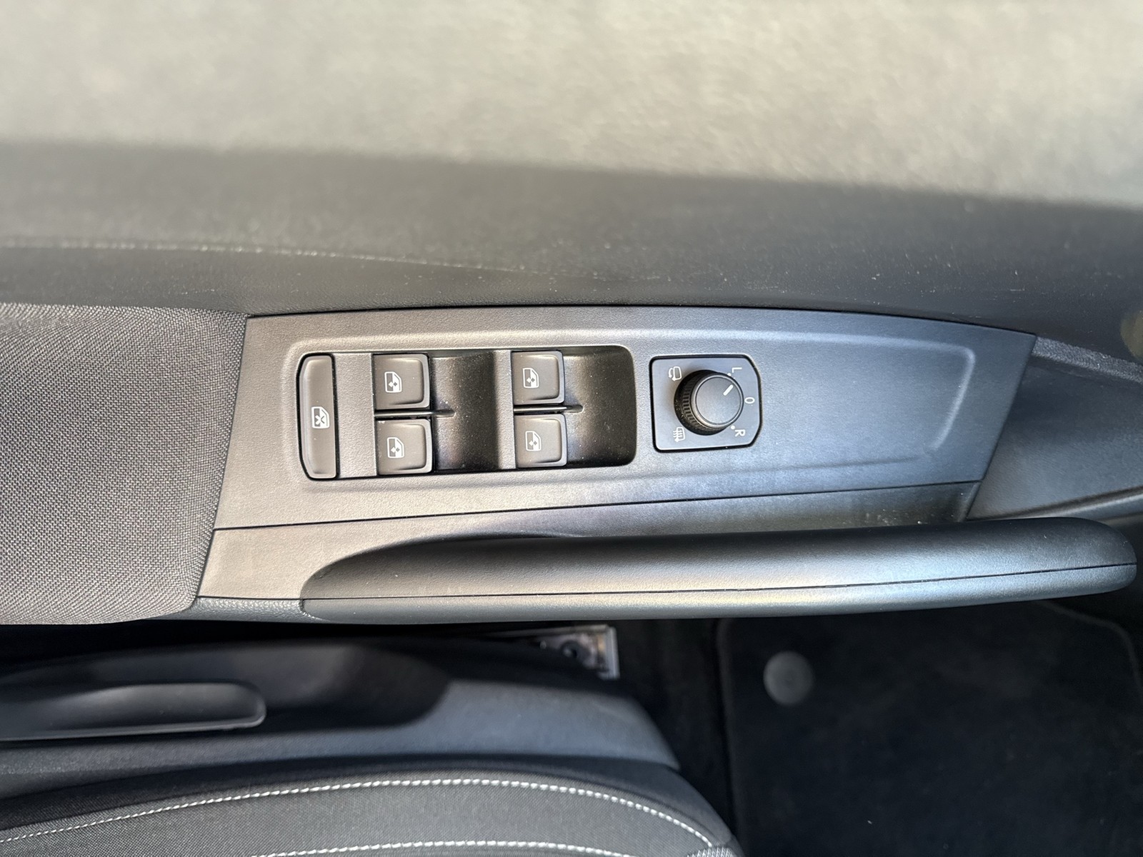 Skoda Fabia 1.0 TOUR CAM AHK-VORBEREITUNG NAVI SITZHZ.