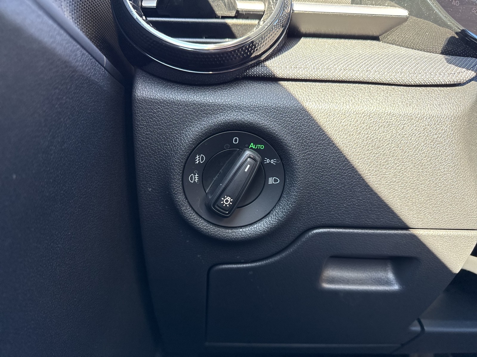 Skoda Fabia 1.0 TOUR CAM AHK-VORBEREITUNG NAVI SITZHZ.