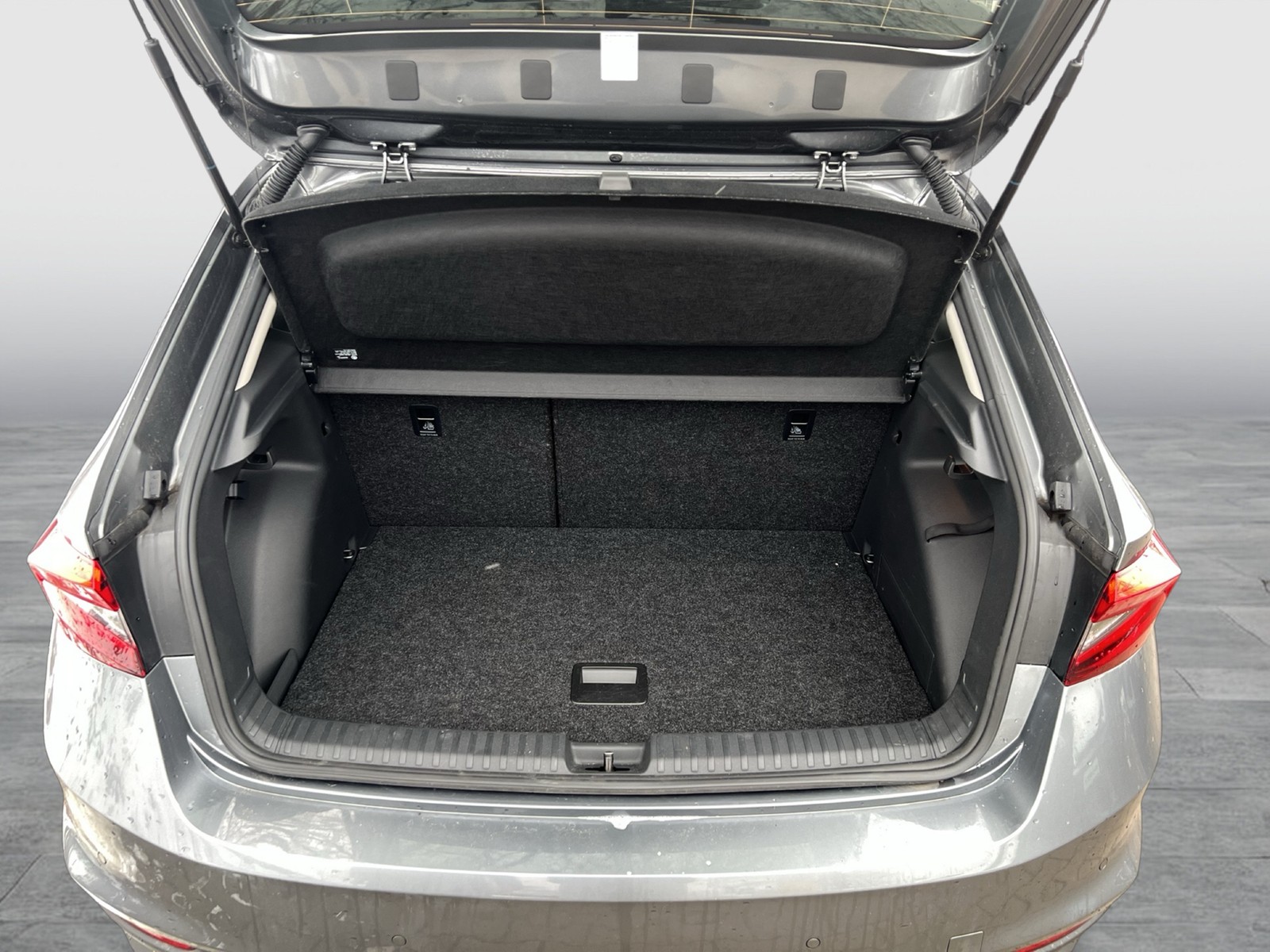 Skoda Fabia 1.0 TOUR CAM AHK-VORBEREITUNG NAVI SITZHZ.