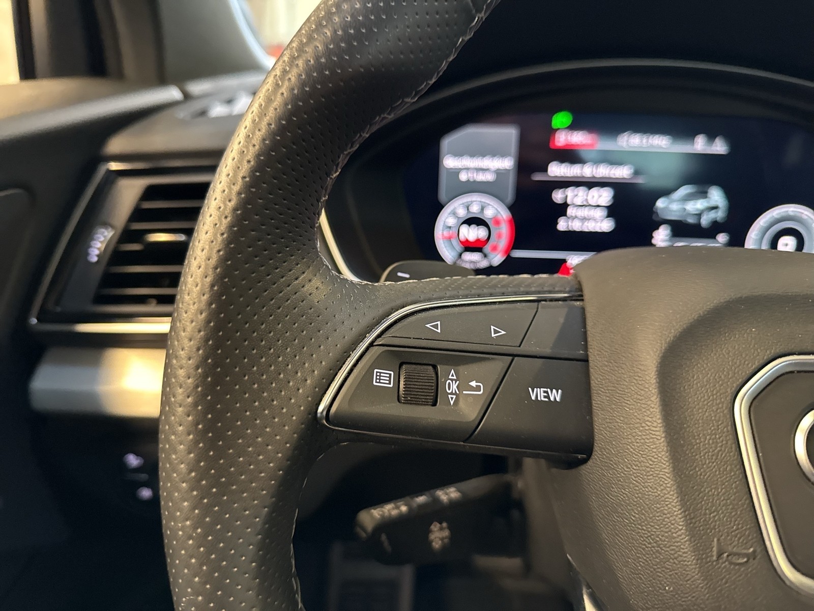 Audi Q5 40 quattro S LINE BLACKPAK STANDHZ LM18 NAVI+