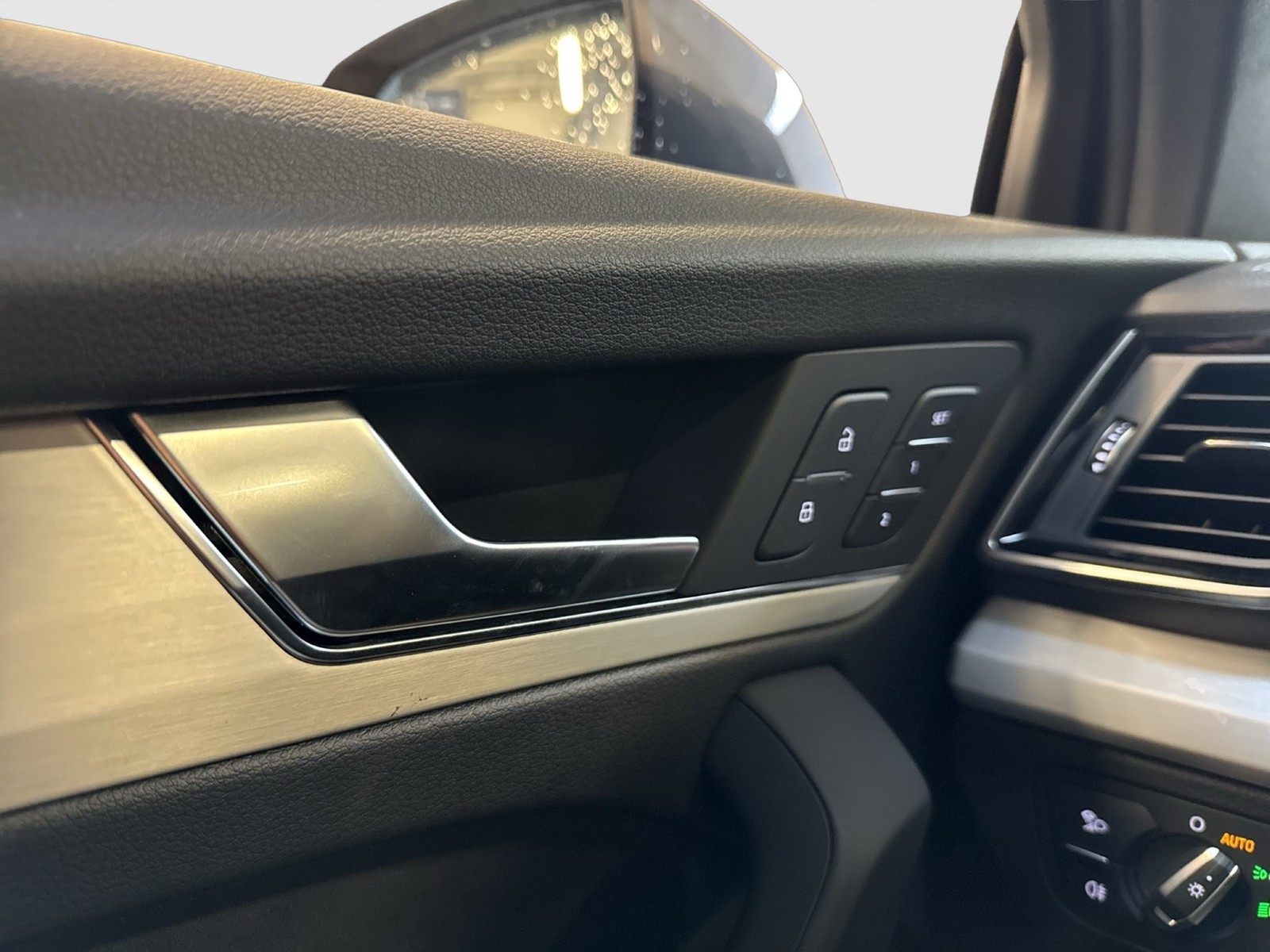 Audi Q5 40 quattro S LINE BLACKPAK STANDHZ LM18 NAVI+