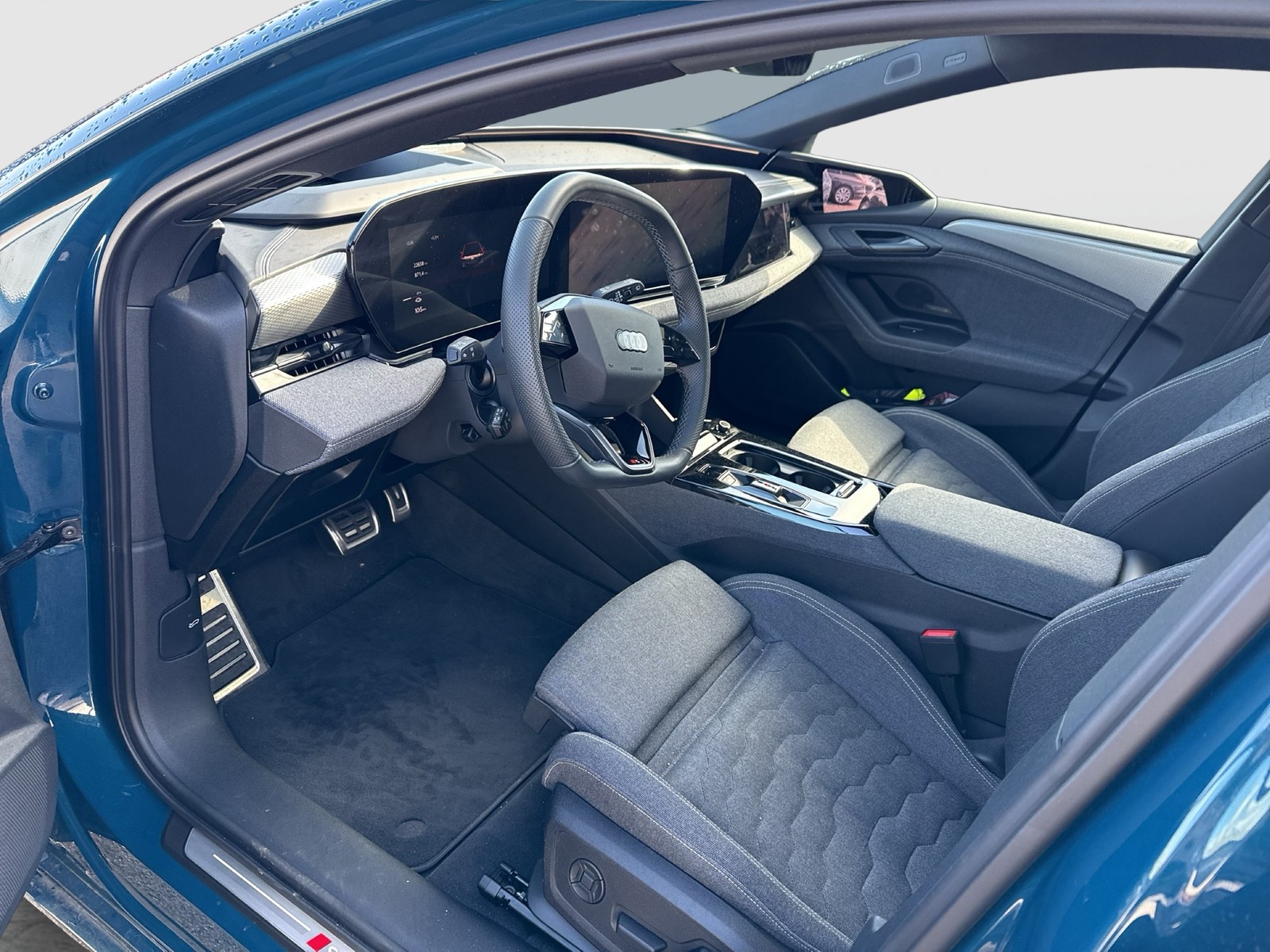 Audi A6 e-tron Avant performance S LINE PANO B&O LM21