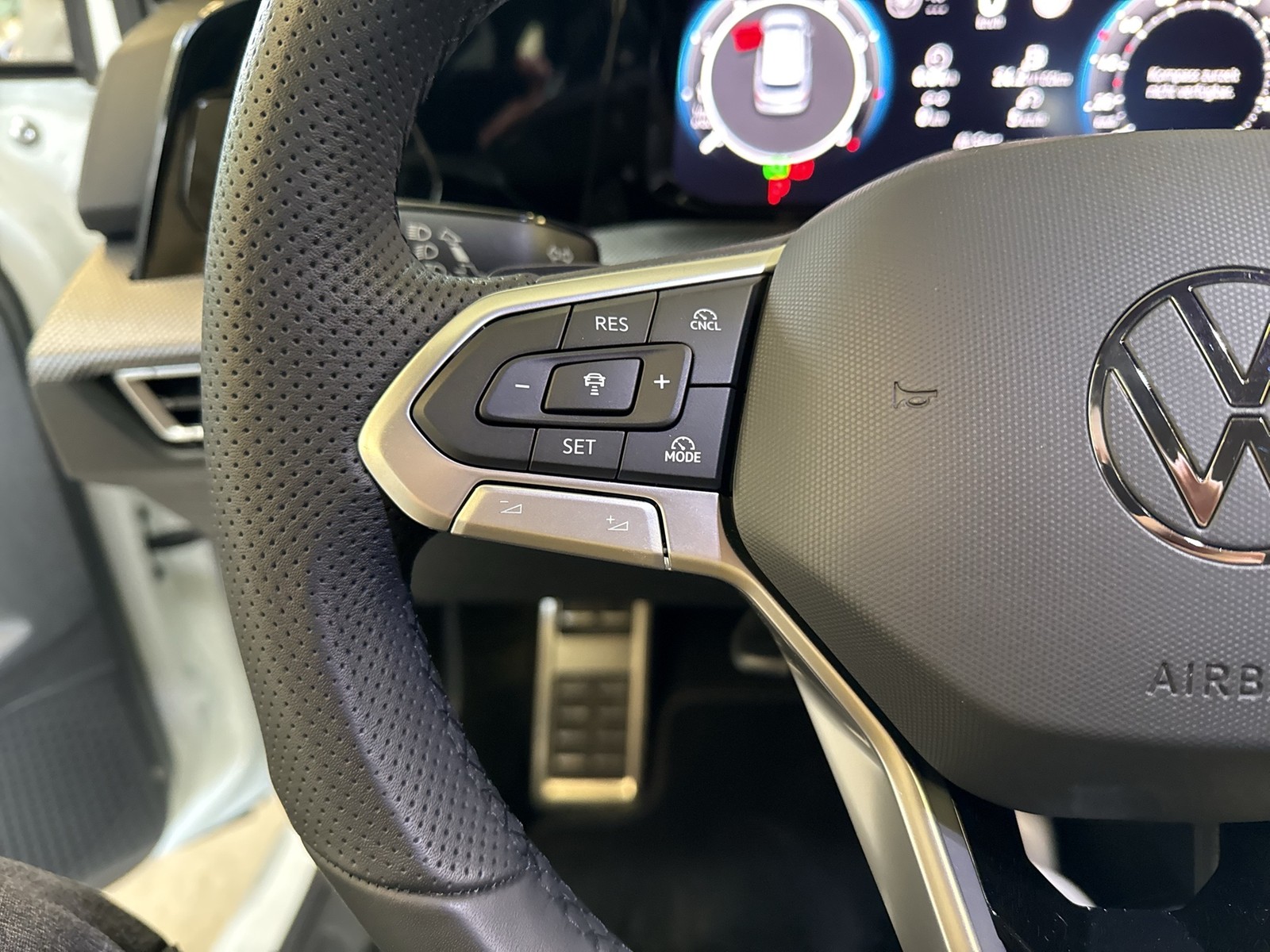 Volkswagen Golf Variant VIII 1.5 eTSI R-LINE FACELIFT CAM